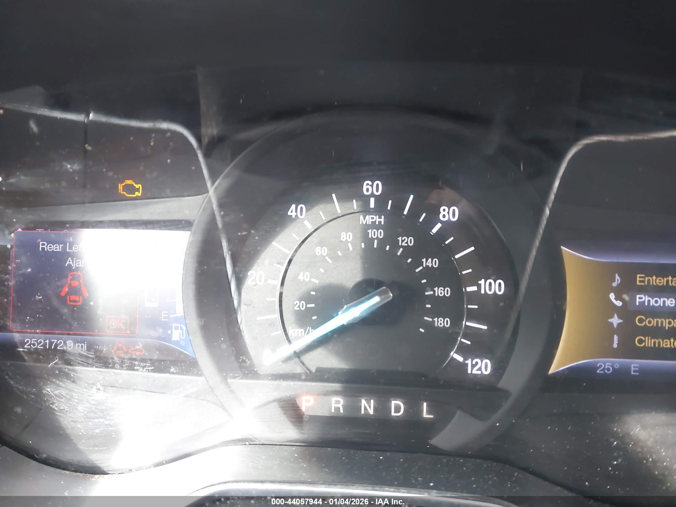 FORD FUSION image 7