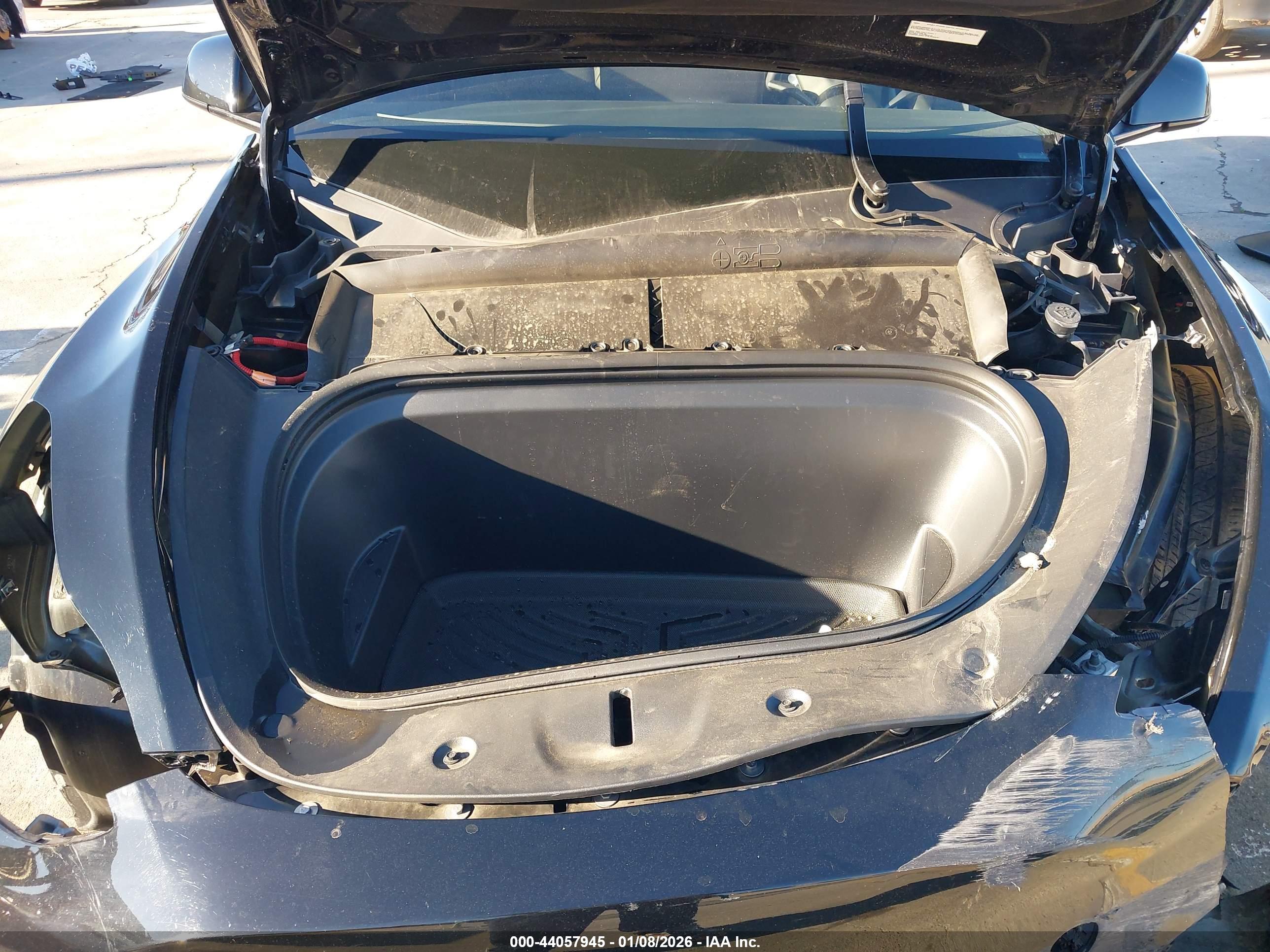 TESLA MODEL image 10
