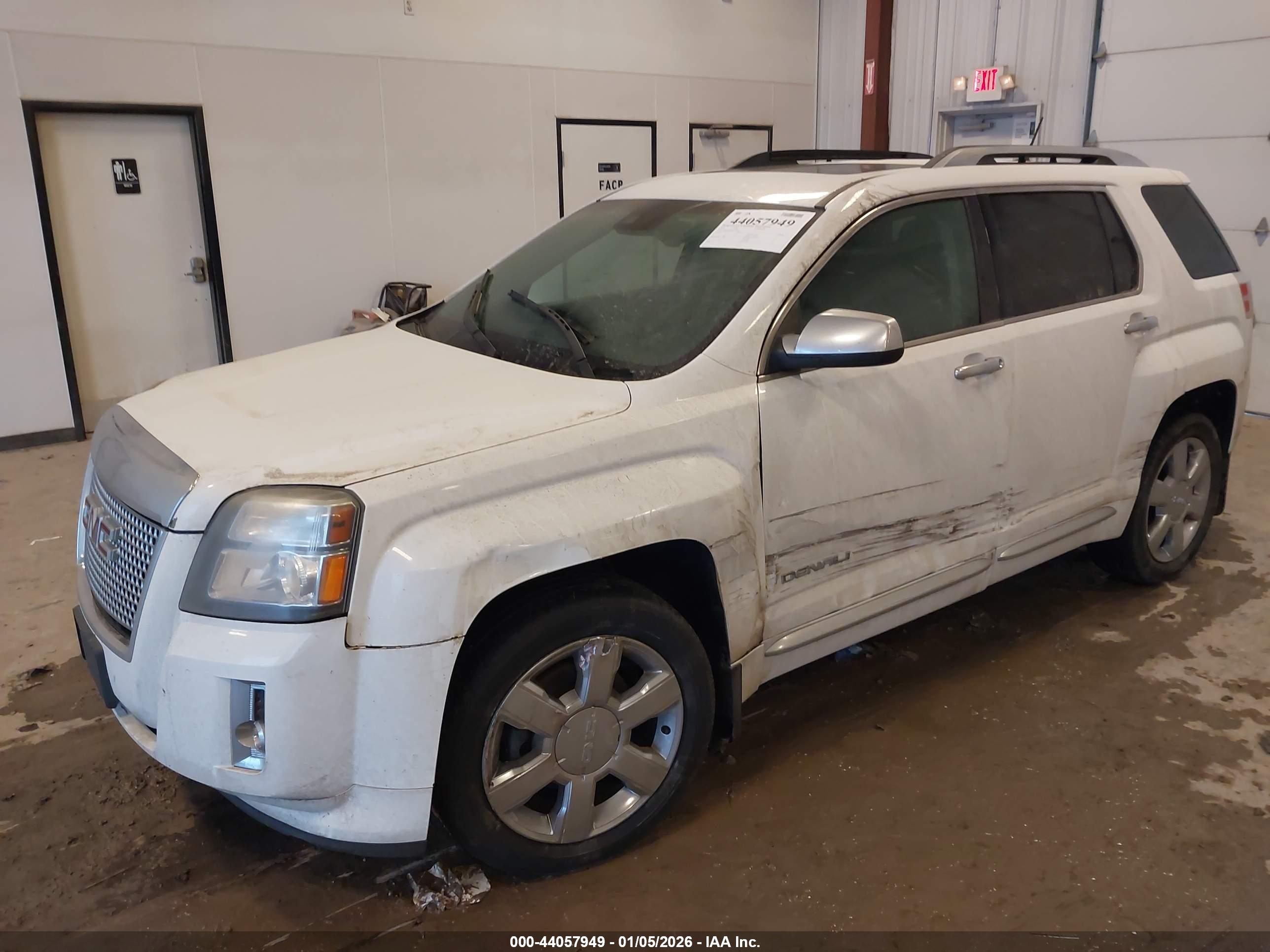 GMC TERRAIN image 2
