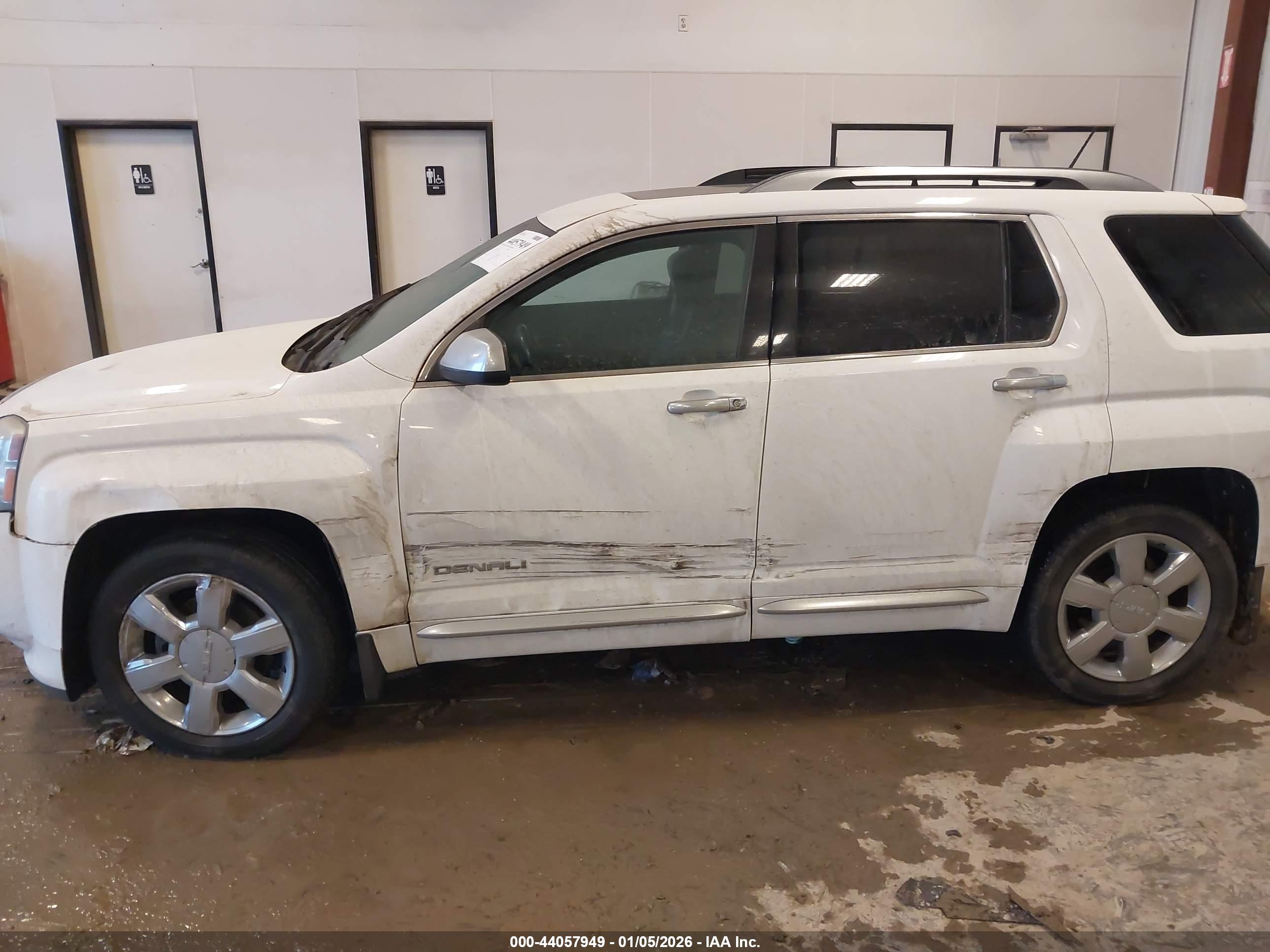 GMC TERRAIN image 6