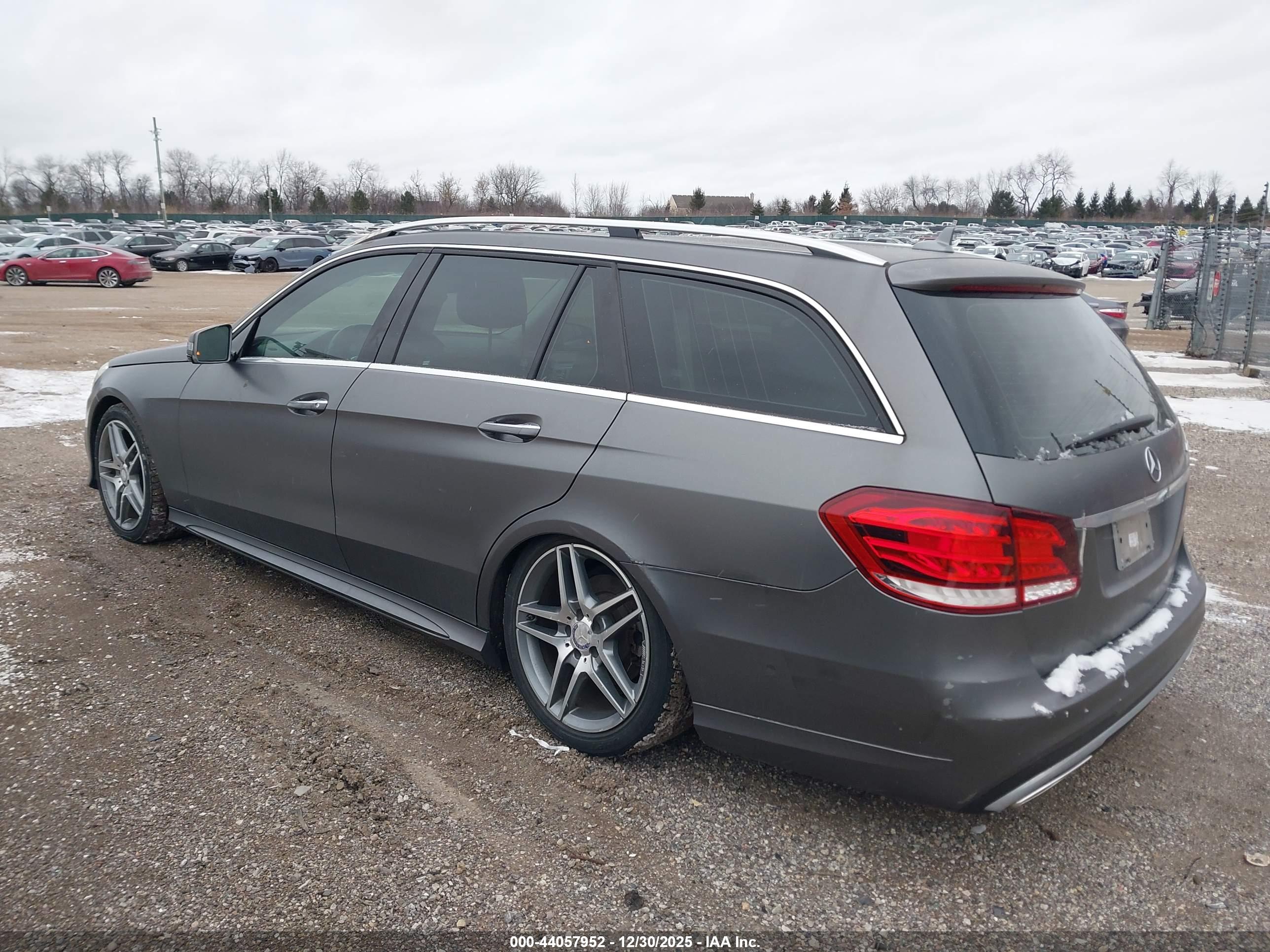 MERCEDES-BENZ E image 3
