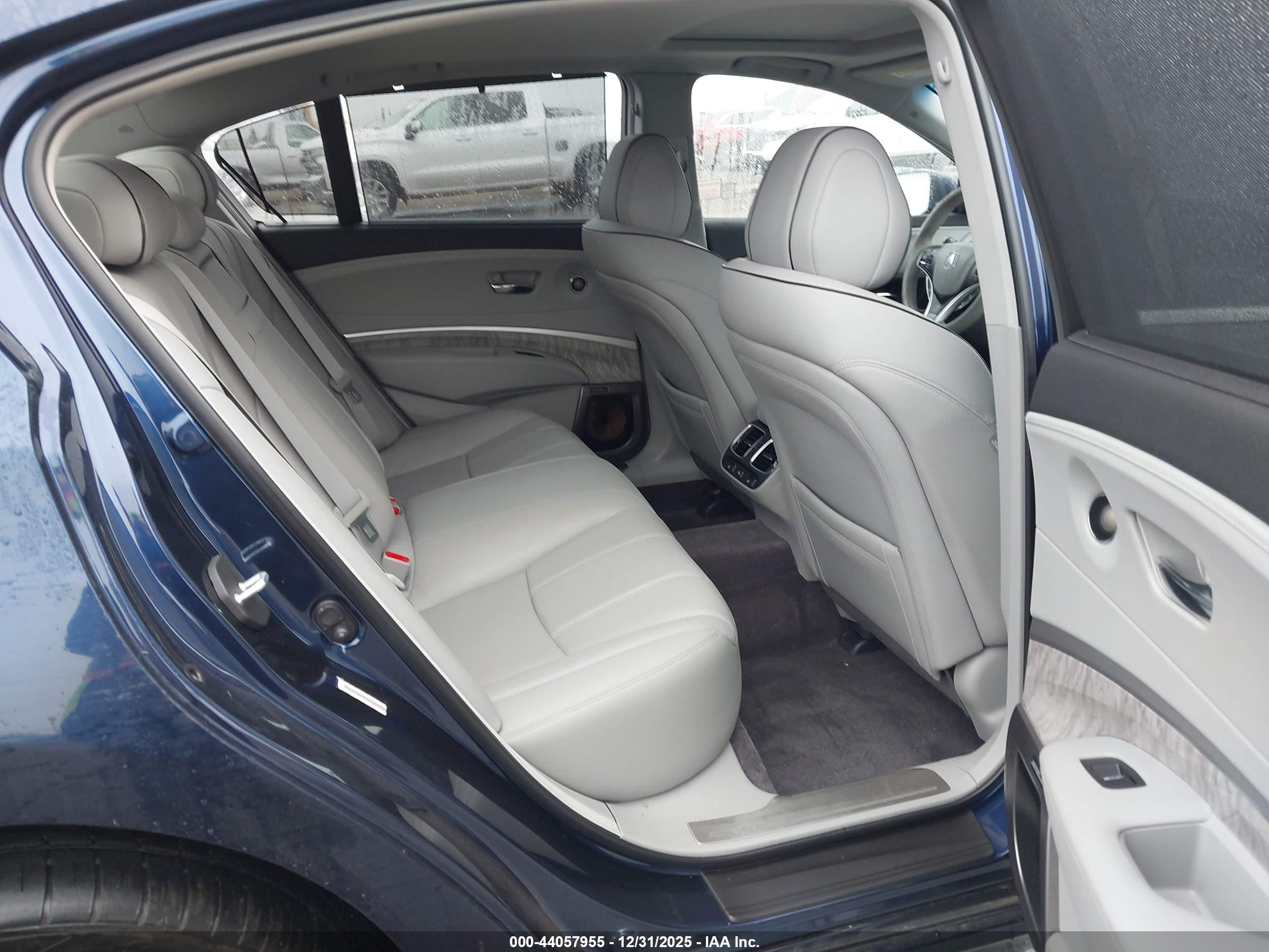 ACURA RLX image 8