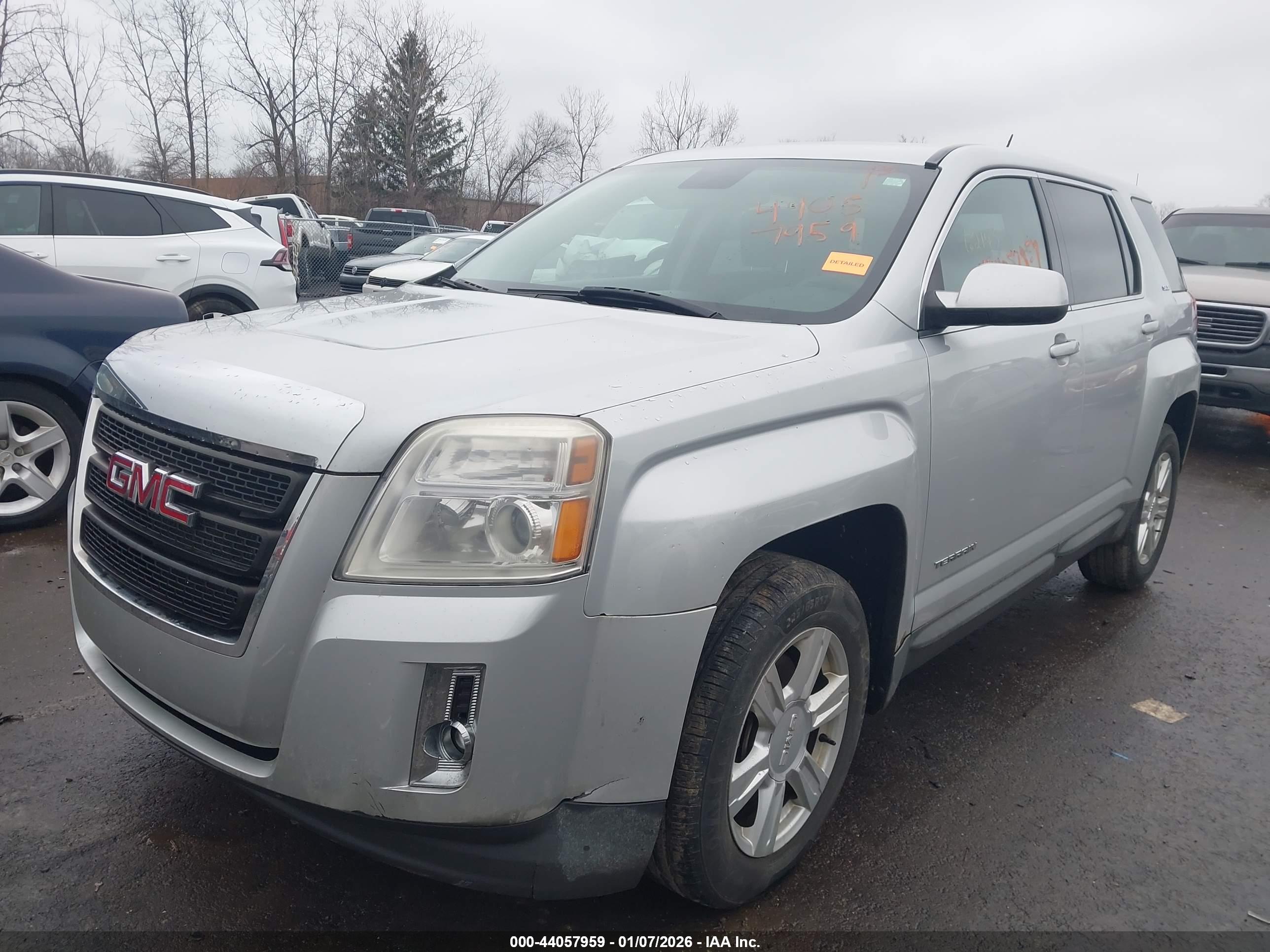 GMC TERRAIN image 2