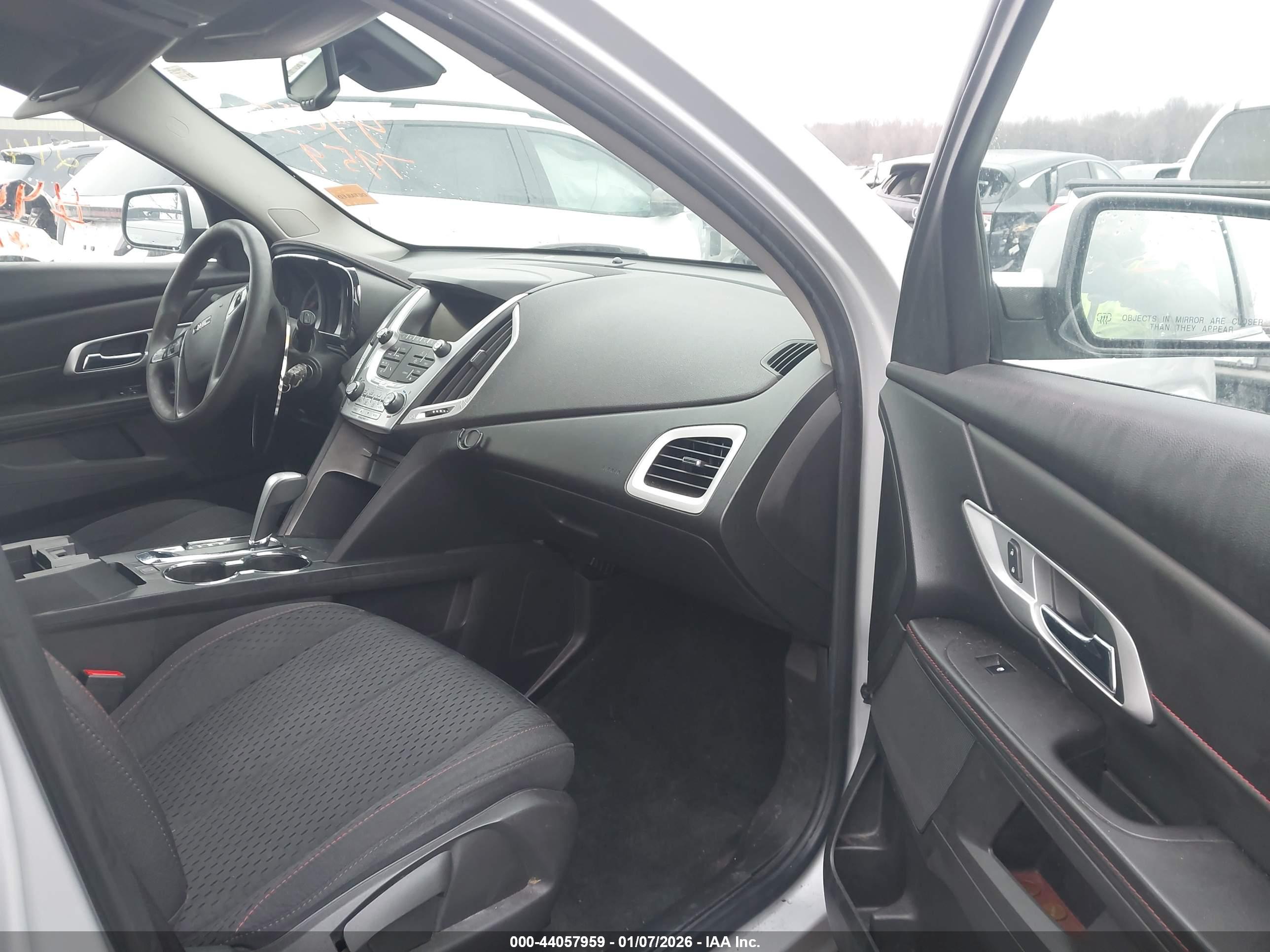 GMC TERRAIN image 5