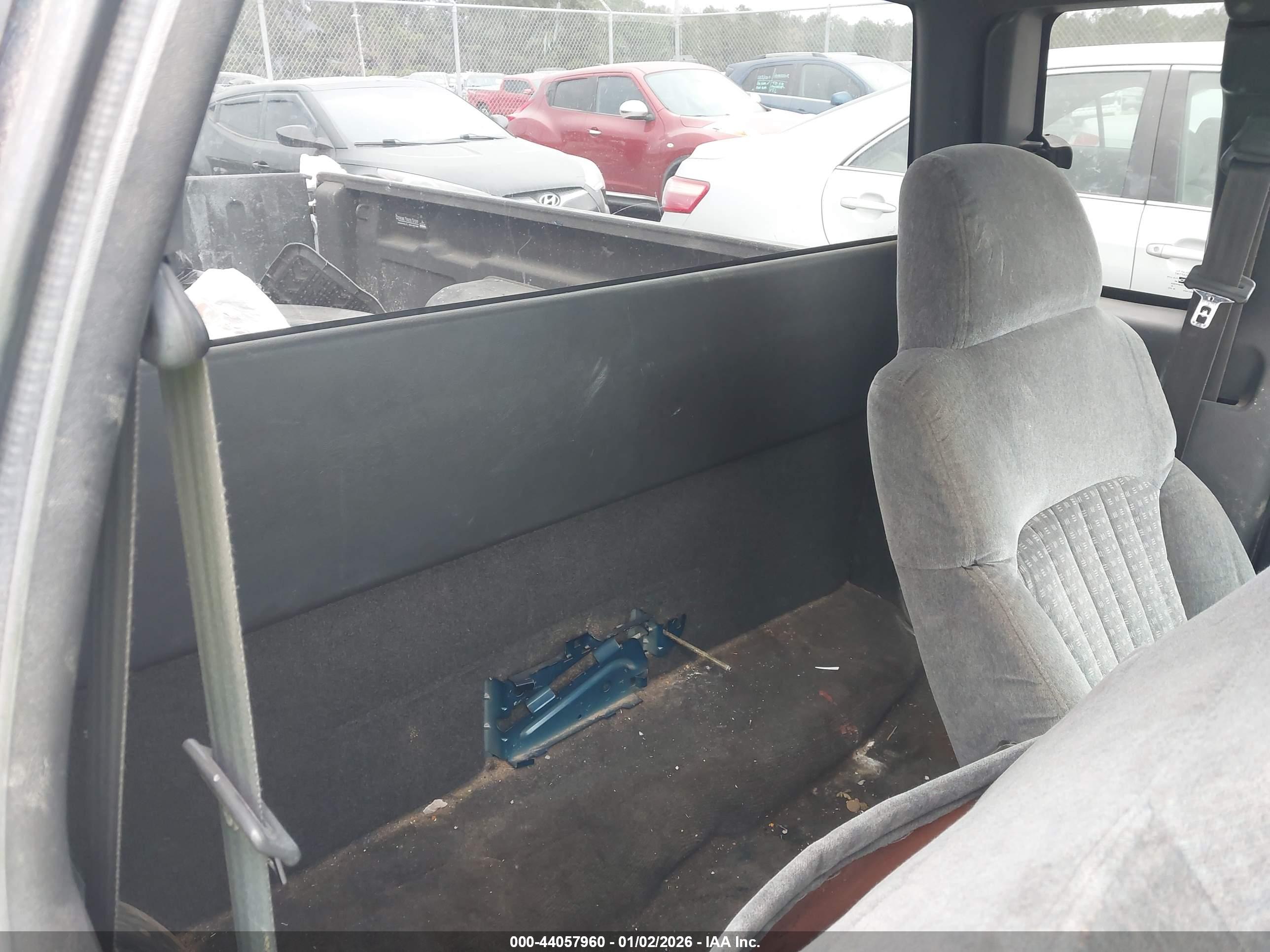 CHEVROLET S-10 image 8