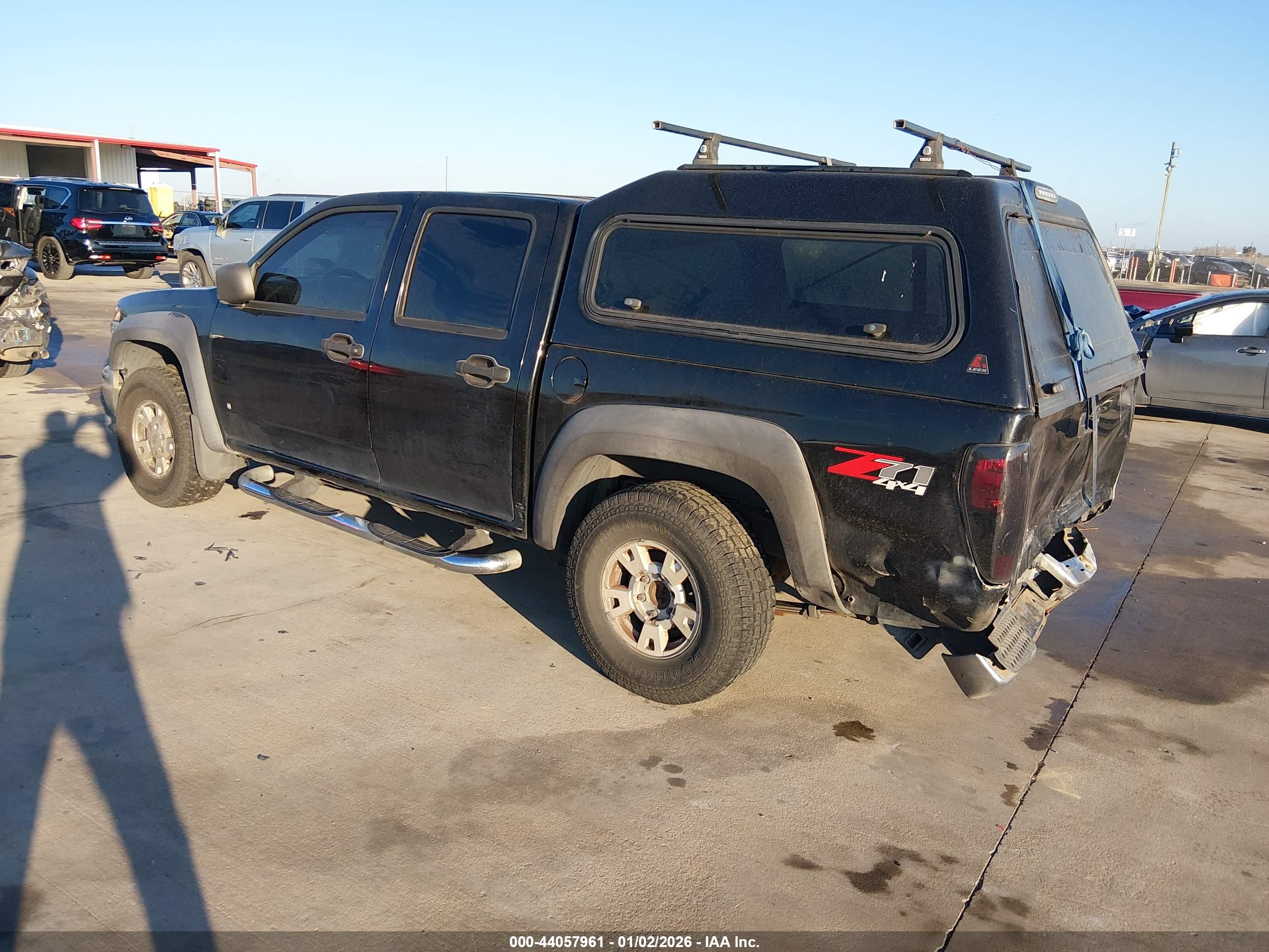 CHEVROLET COLORADO image 3