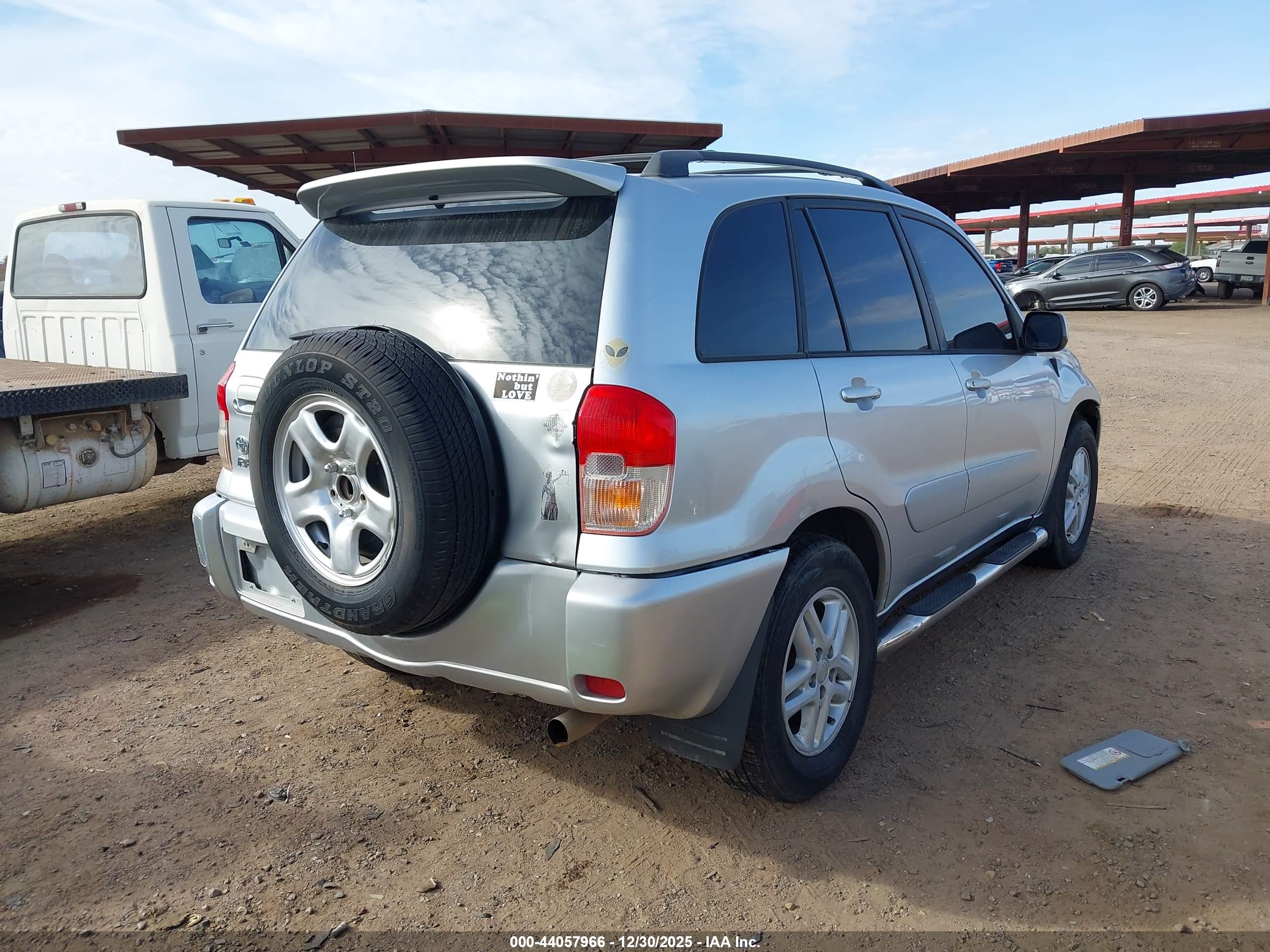 TOYOTA RAV4 image 4
