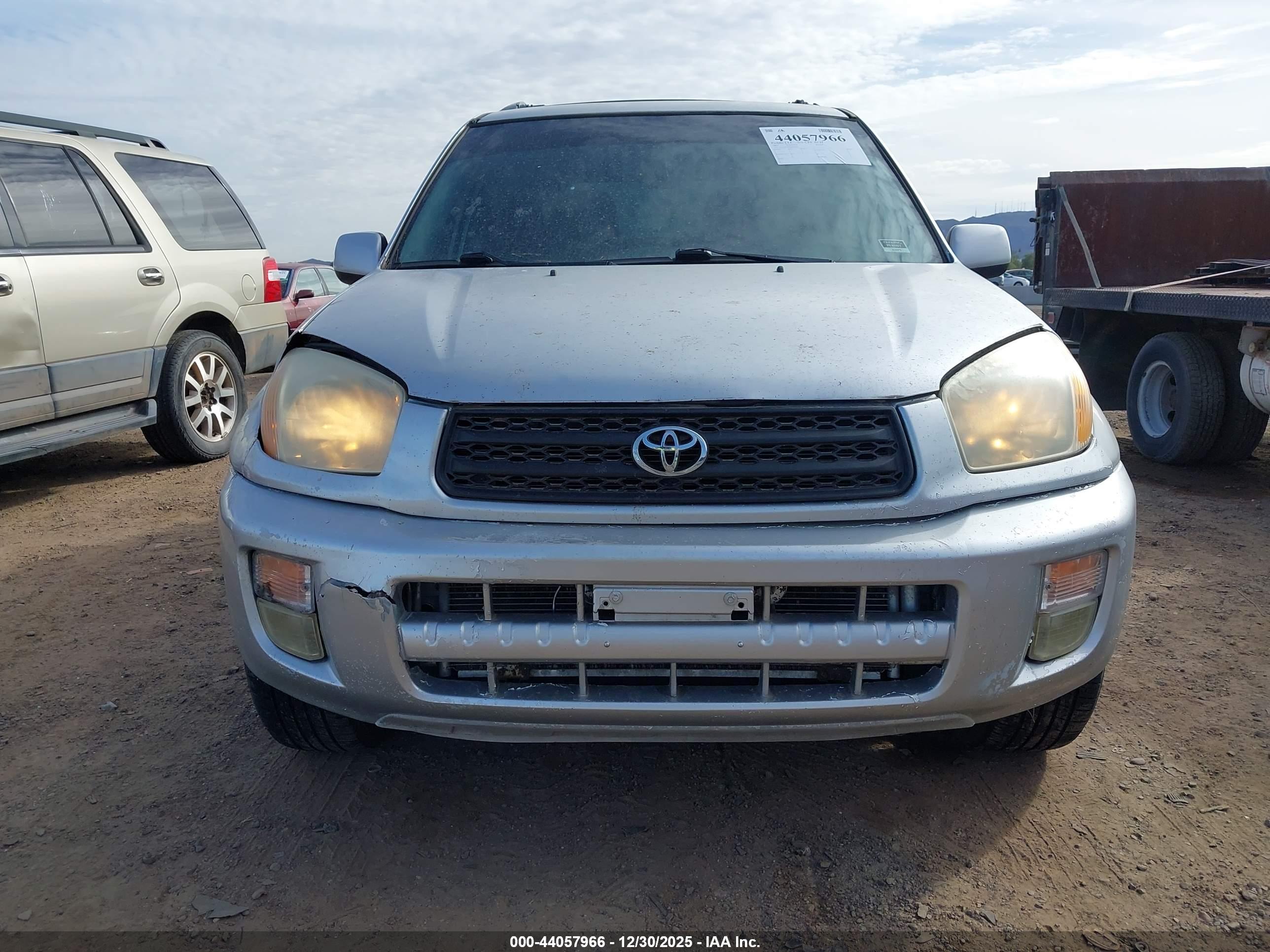 TOYOTA RAV4 image 6
