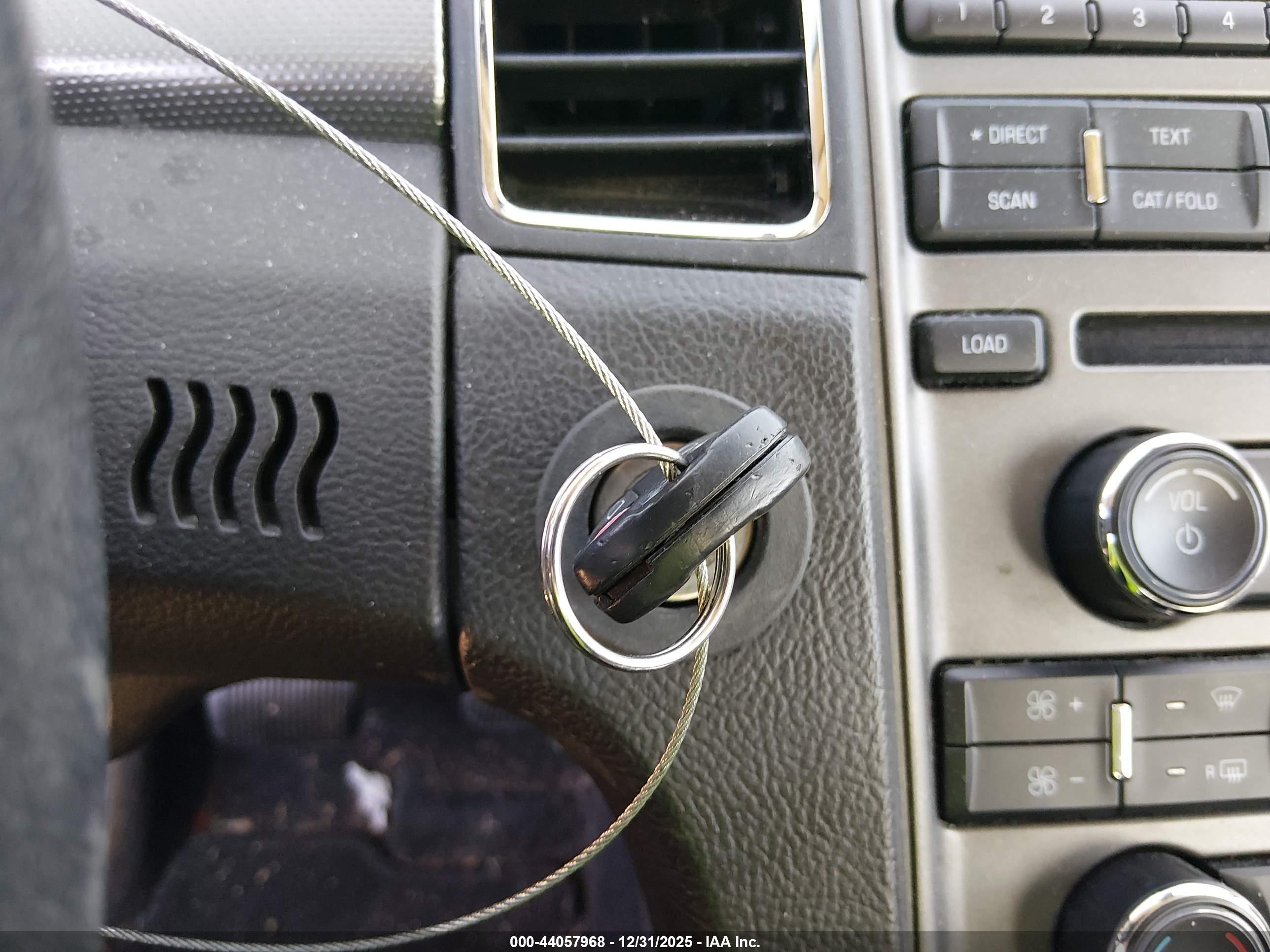 FORD TAURUS image 11