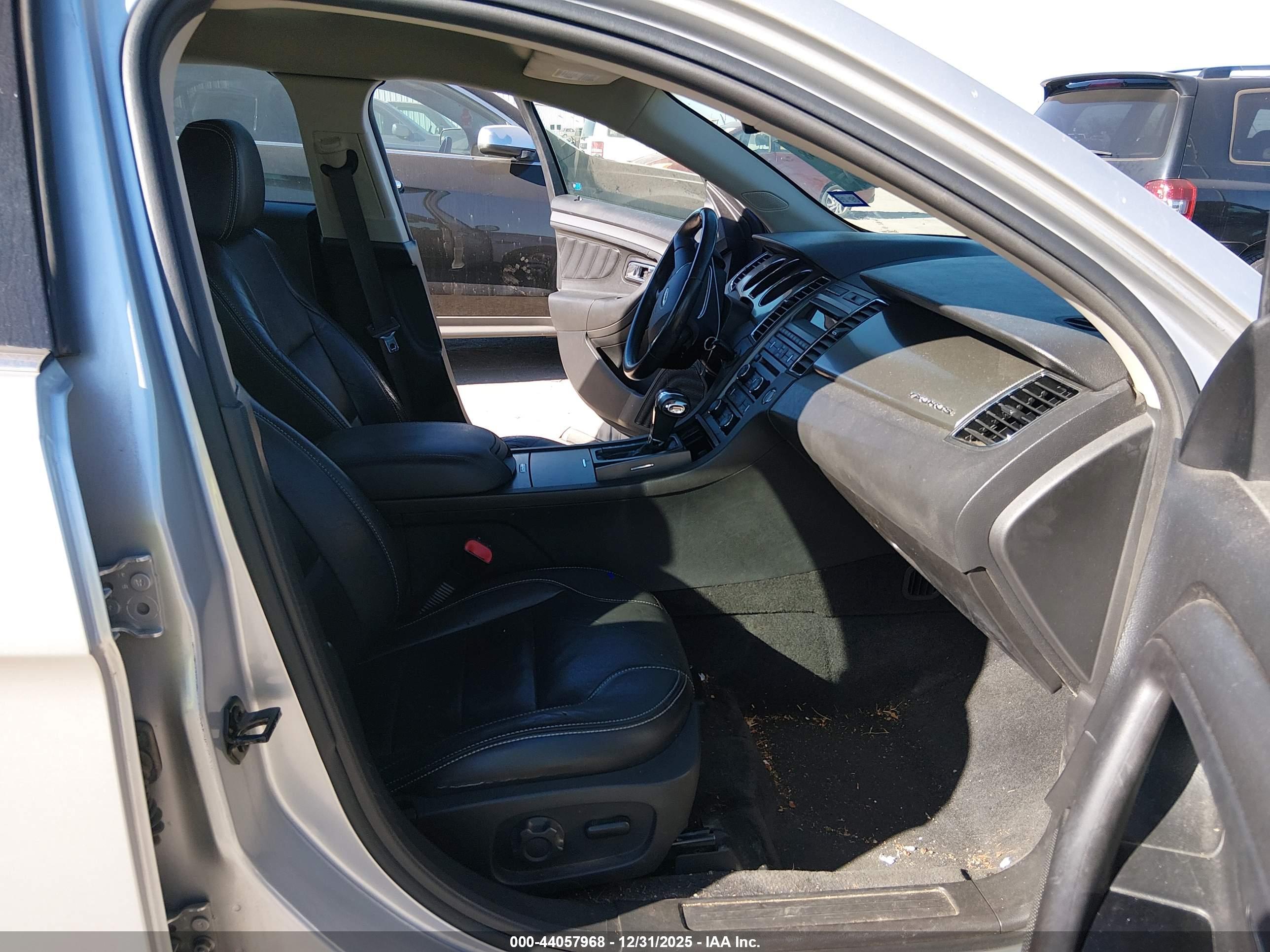 FORD TAURUS image 5