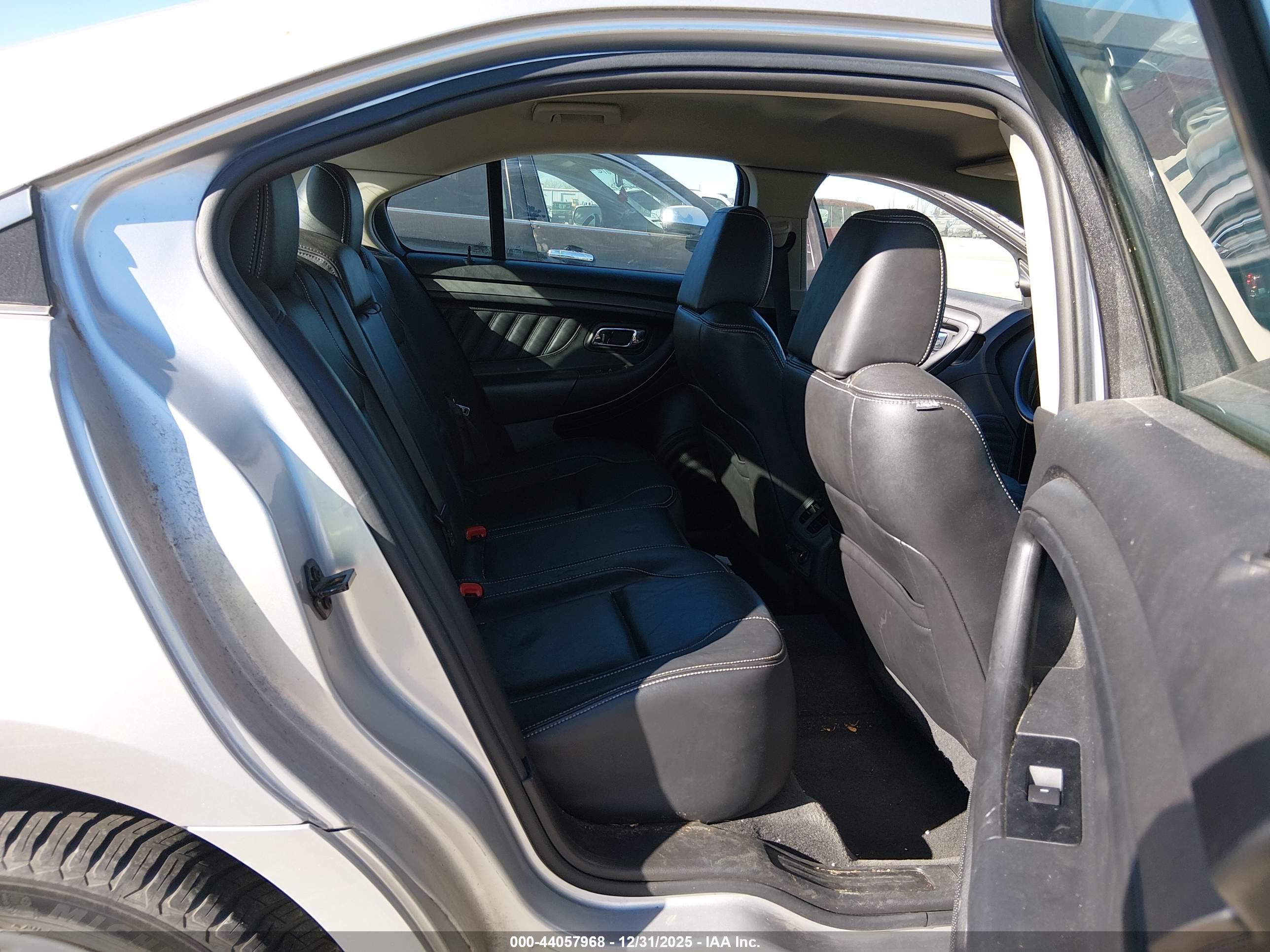 FORD TAURUS image 8