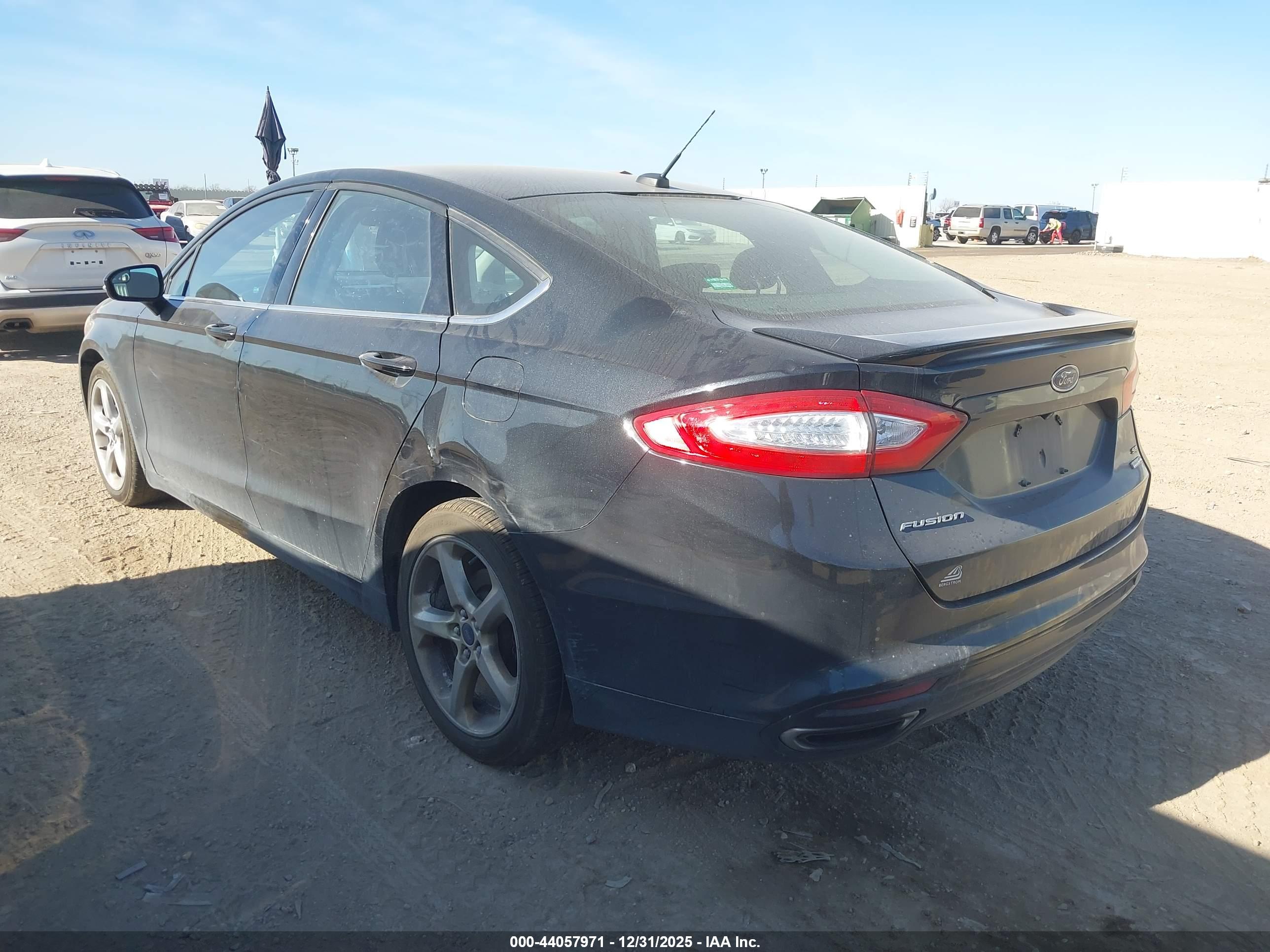 FORD FUSION image 3