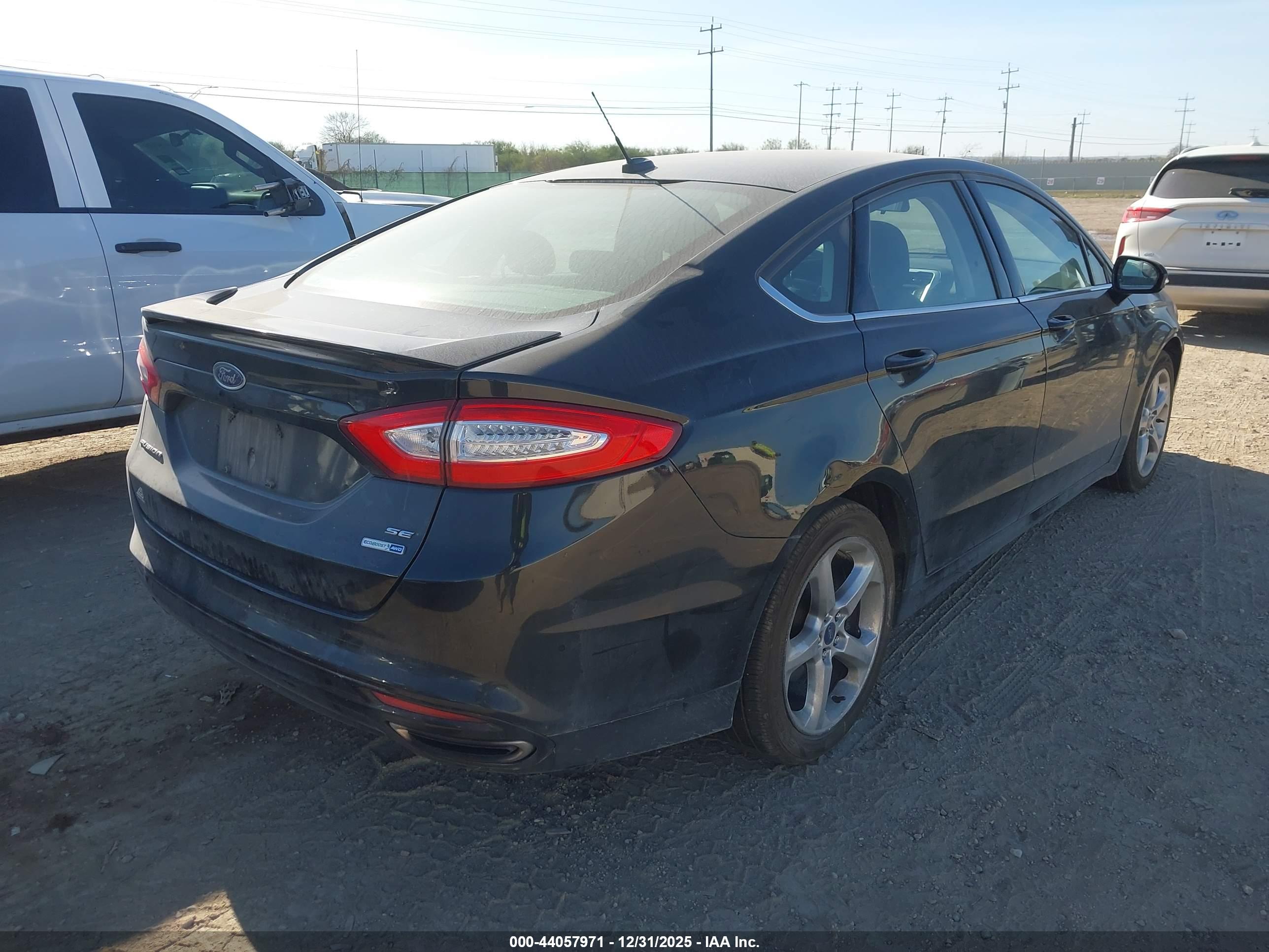 FORD FUSION image 4