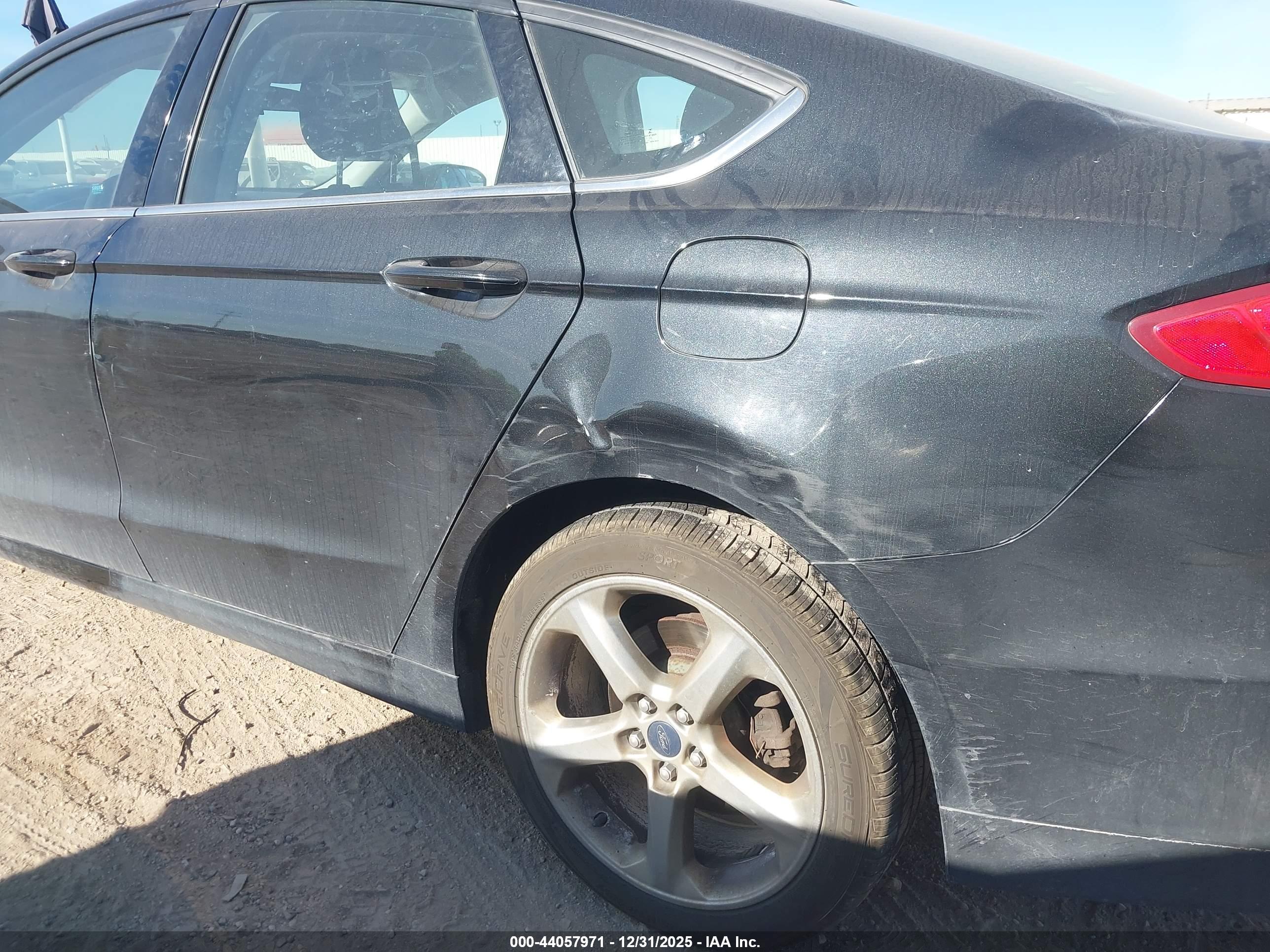 FORD FUSION image 6