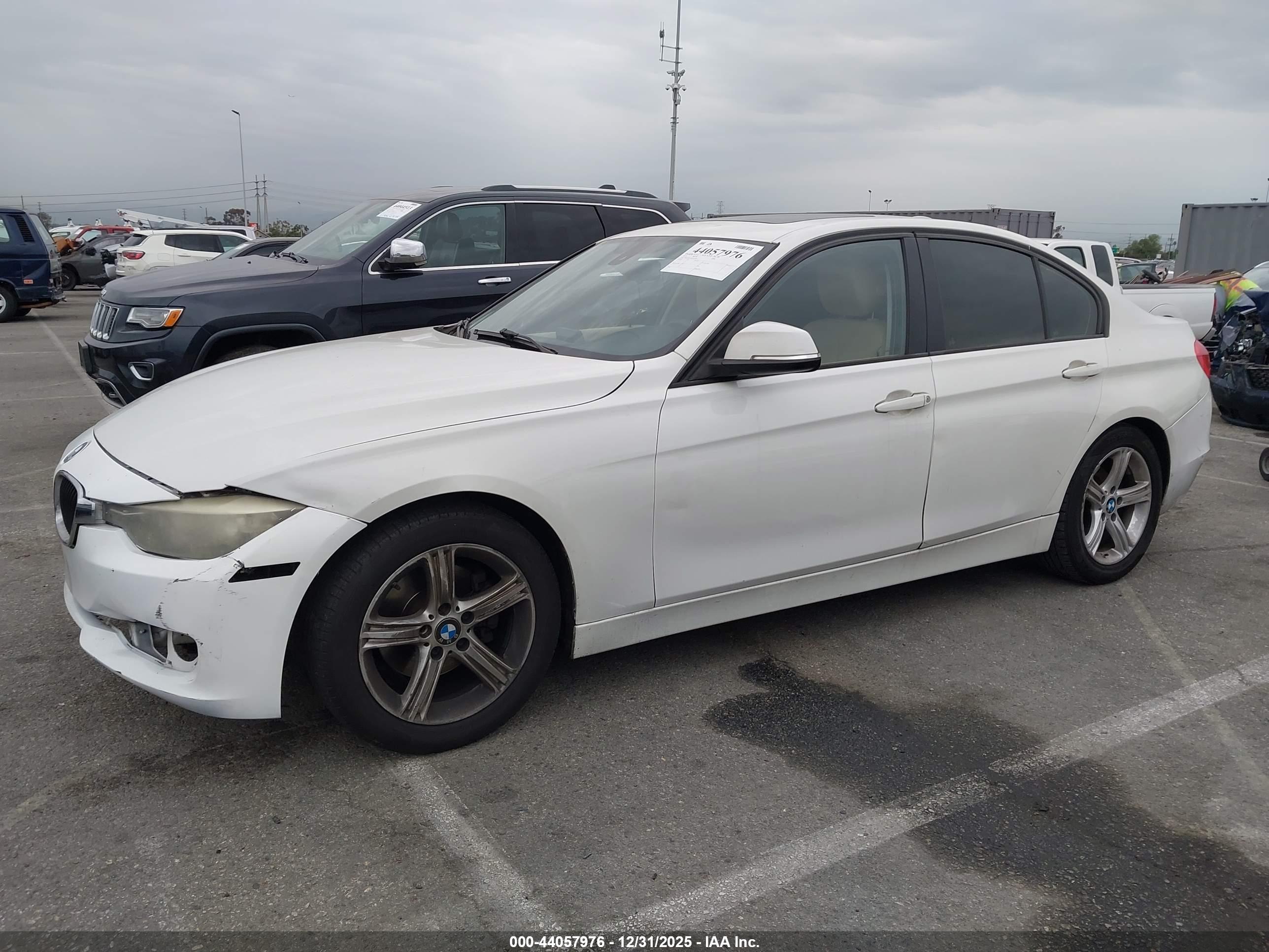 BMW 320I image 2
