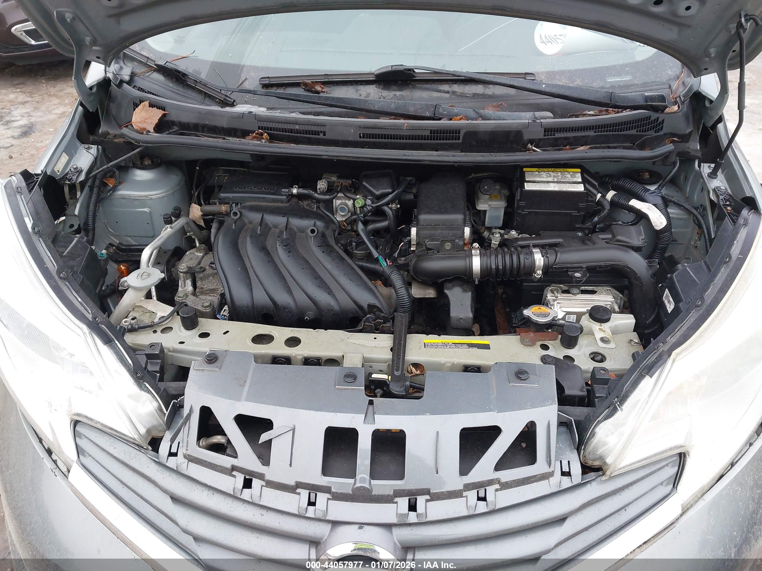 NISSAN VERSA image 10