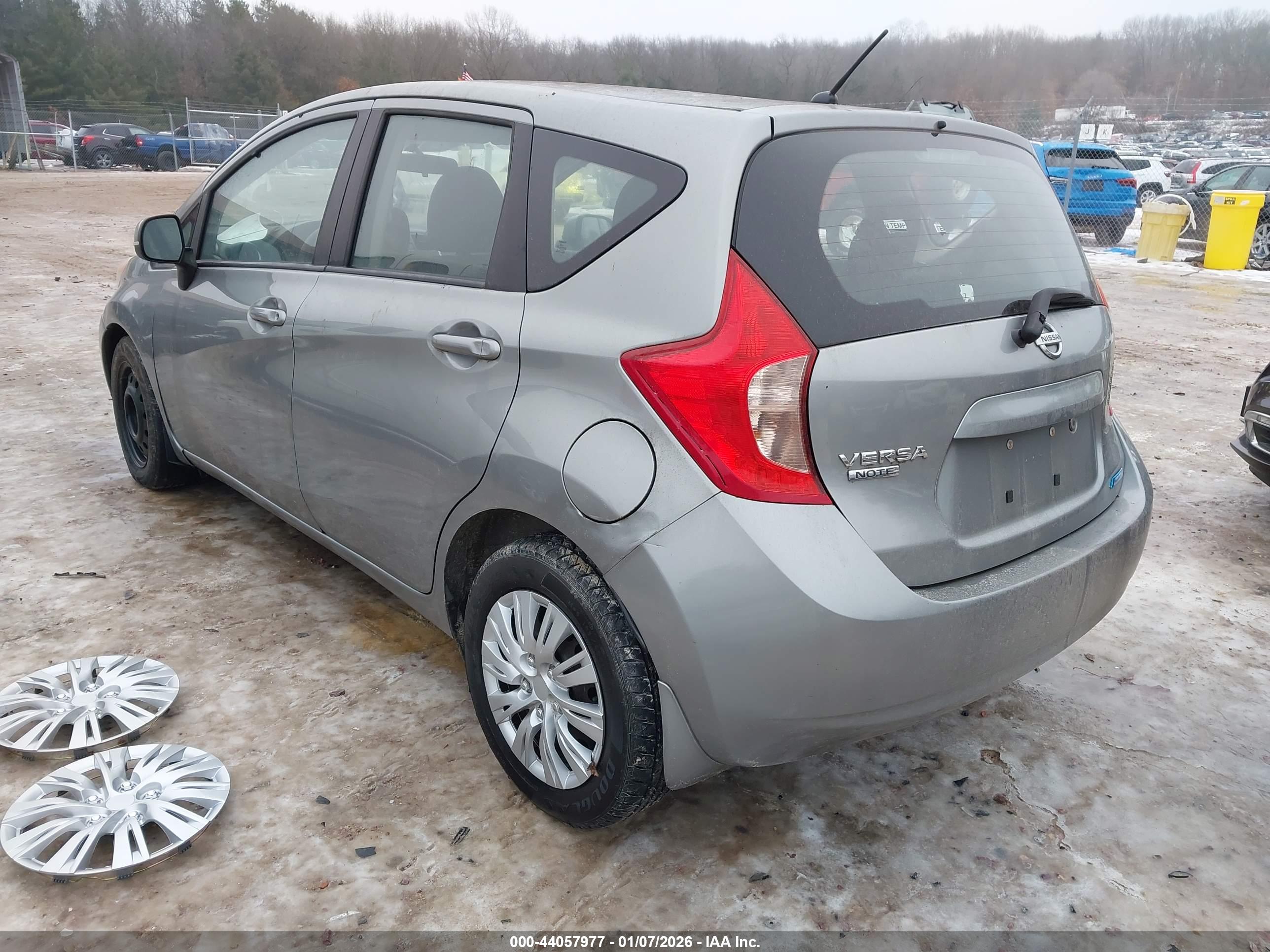 NISSAN VERSA image 3