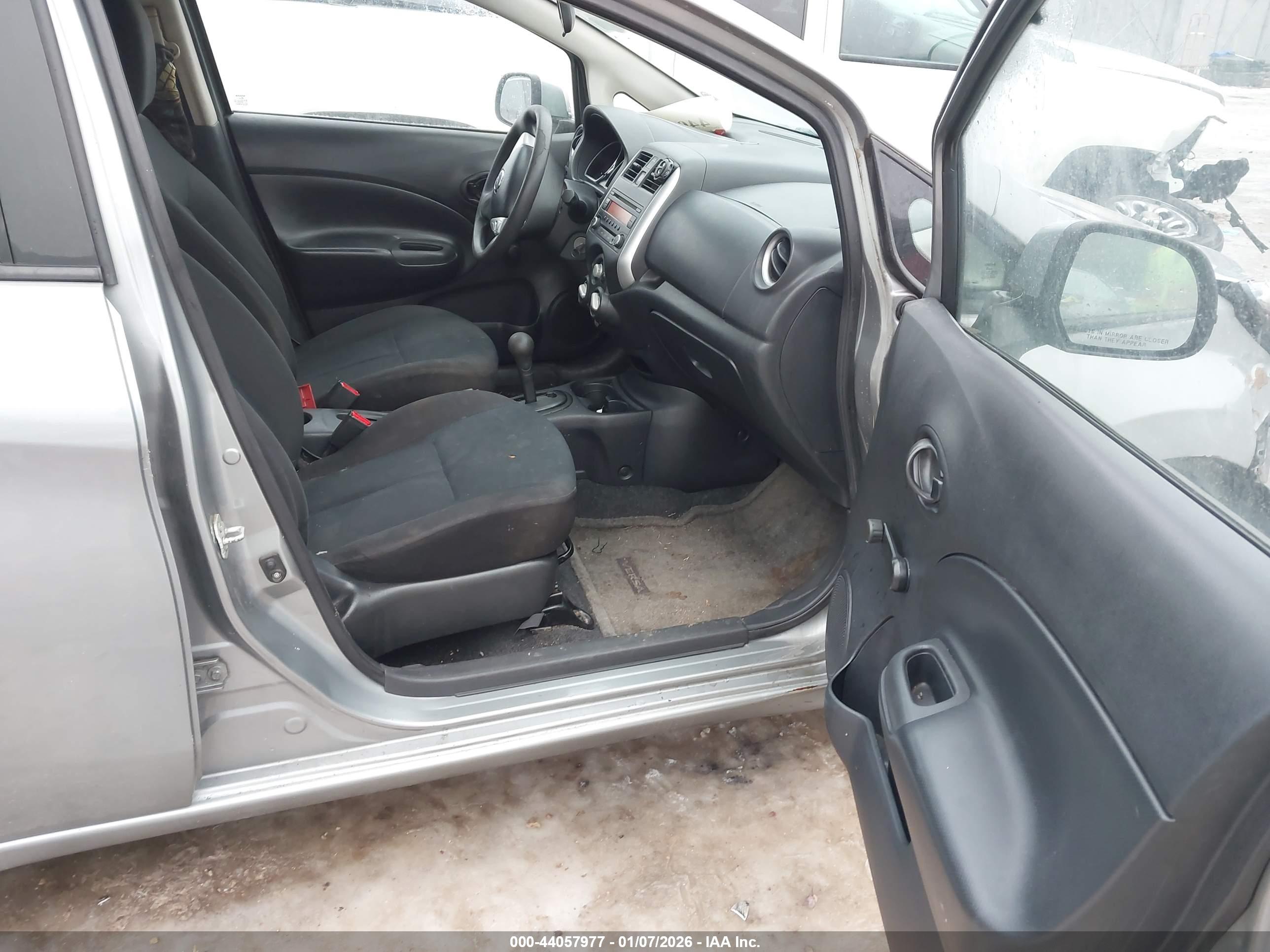 NISSAN VERSA image 5