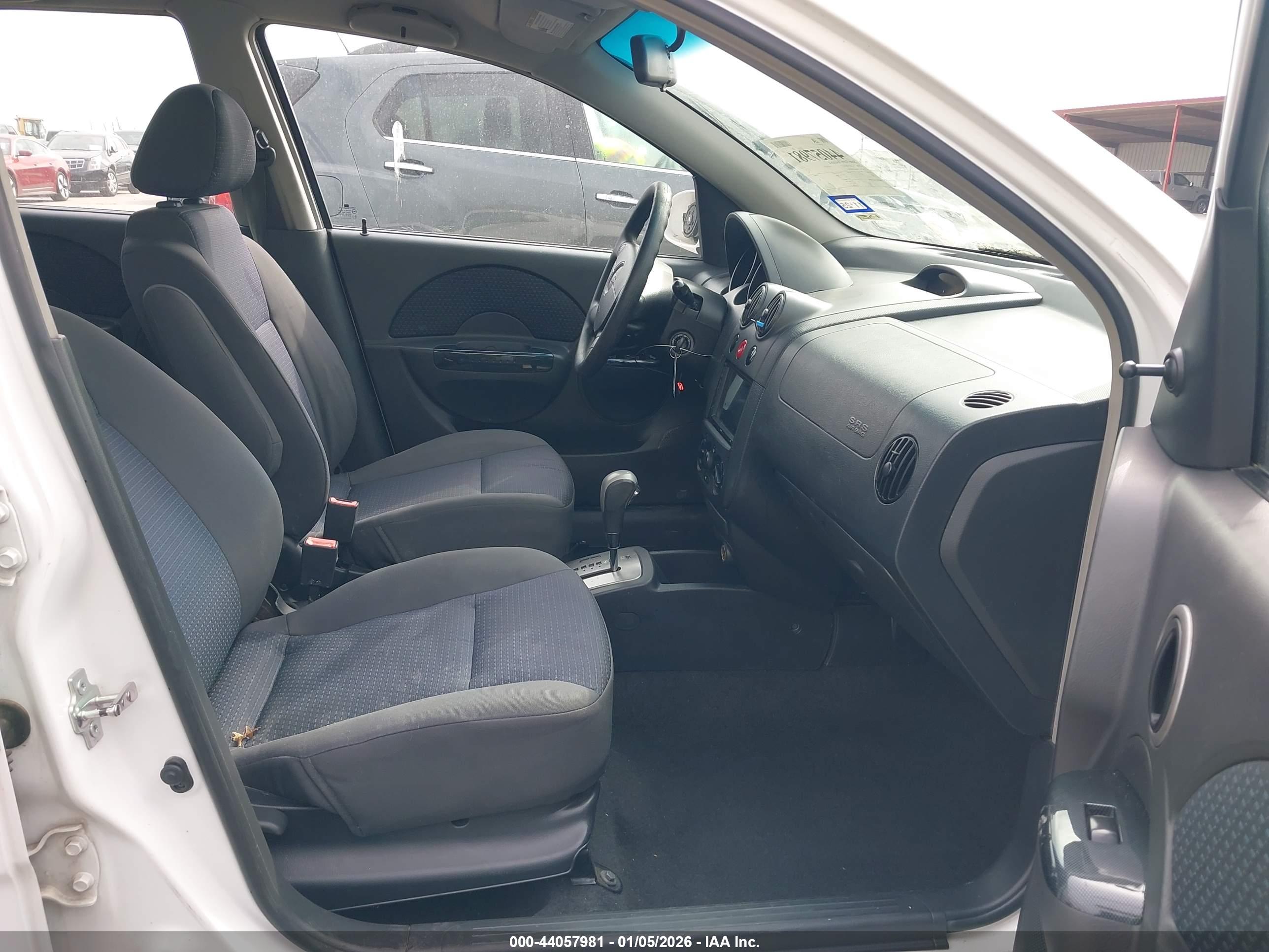 CHEVROLET AVEO image 5