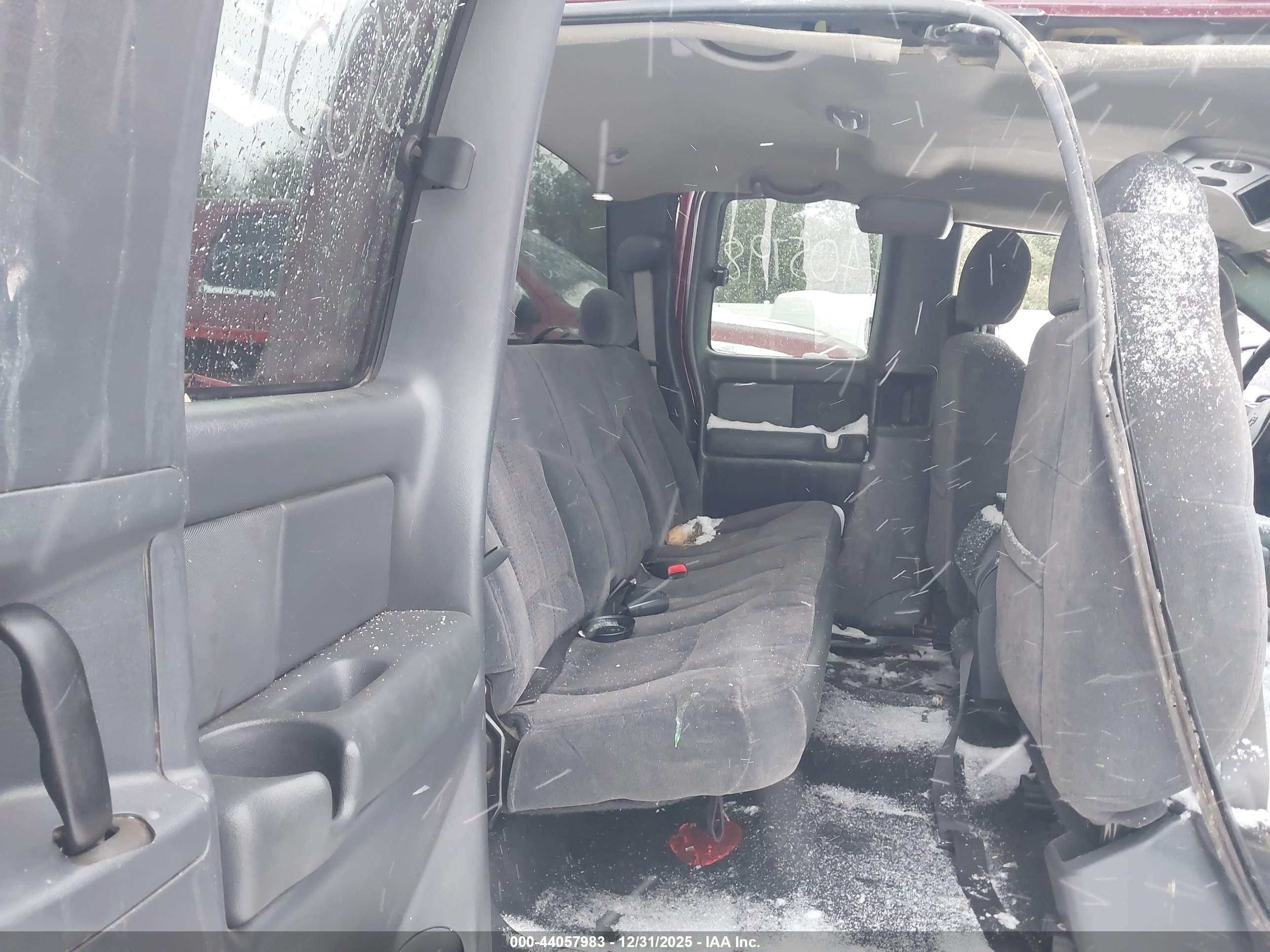 CHEVROLET SILVERADO image 8