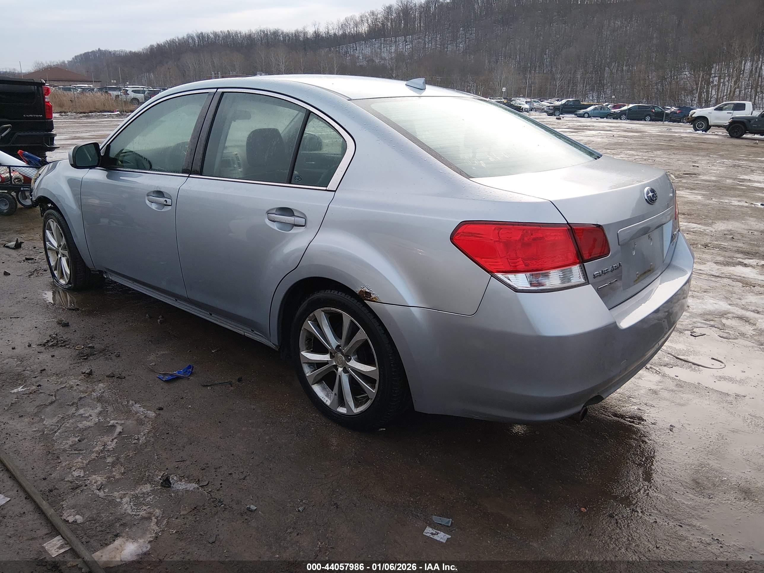 SUBARU LEGACY image 3