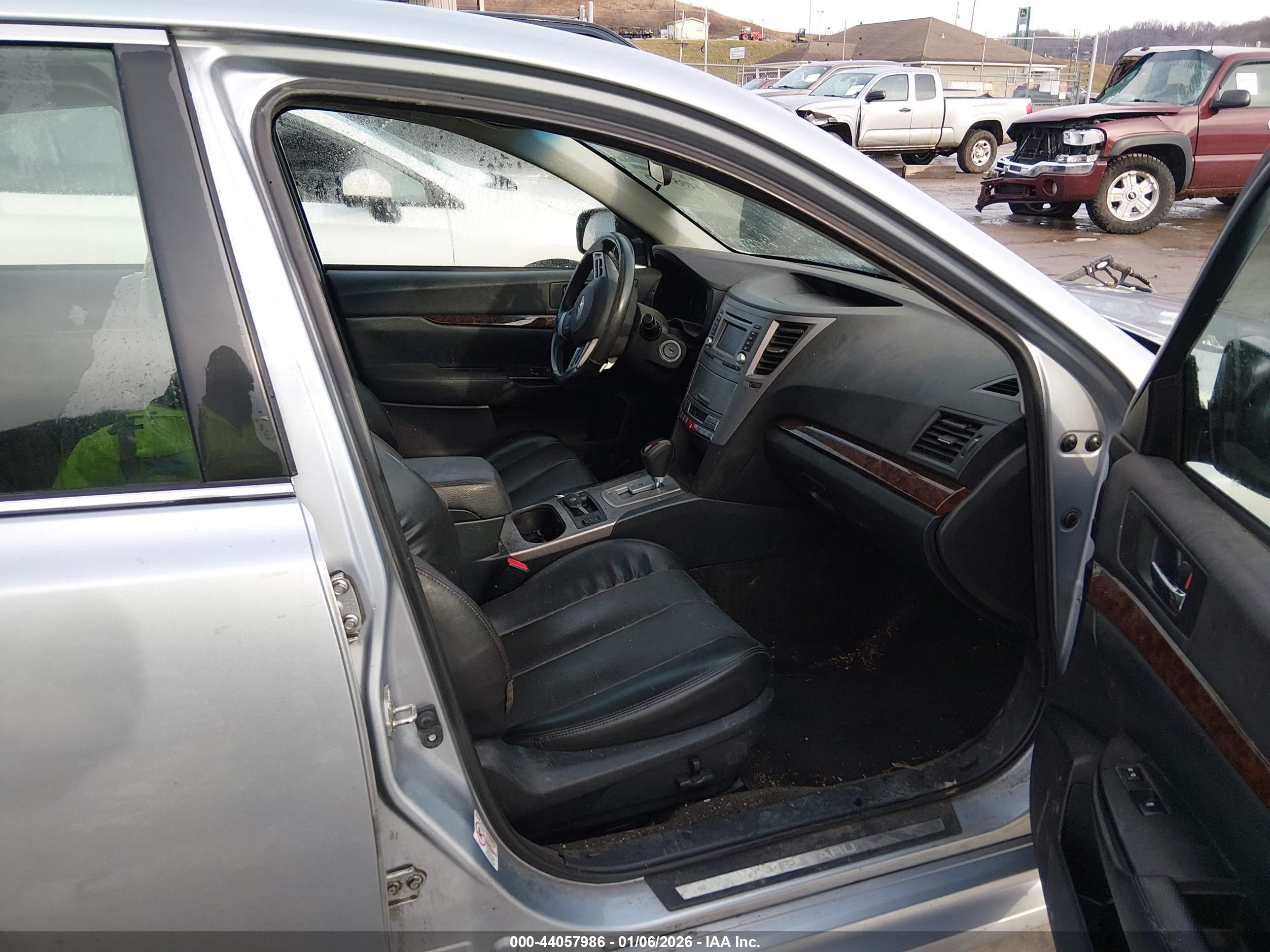 SUBARU LEGACY image 5
