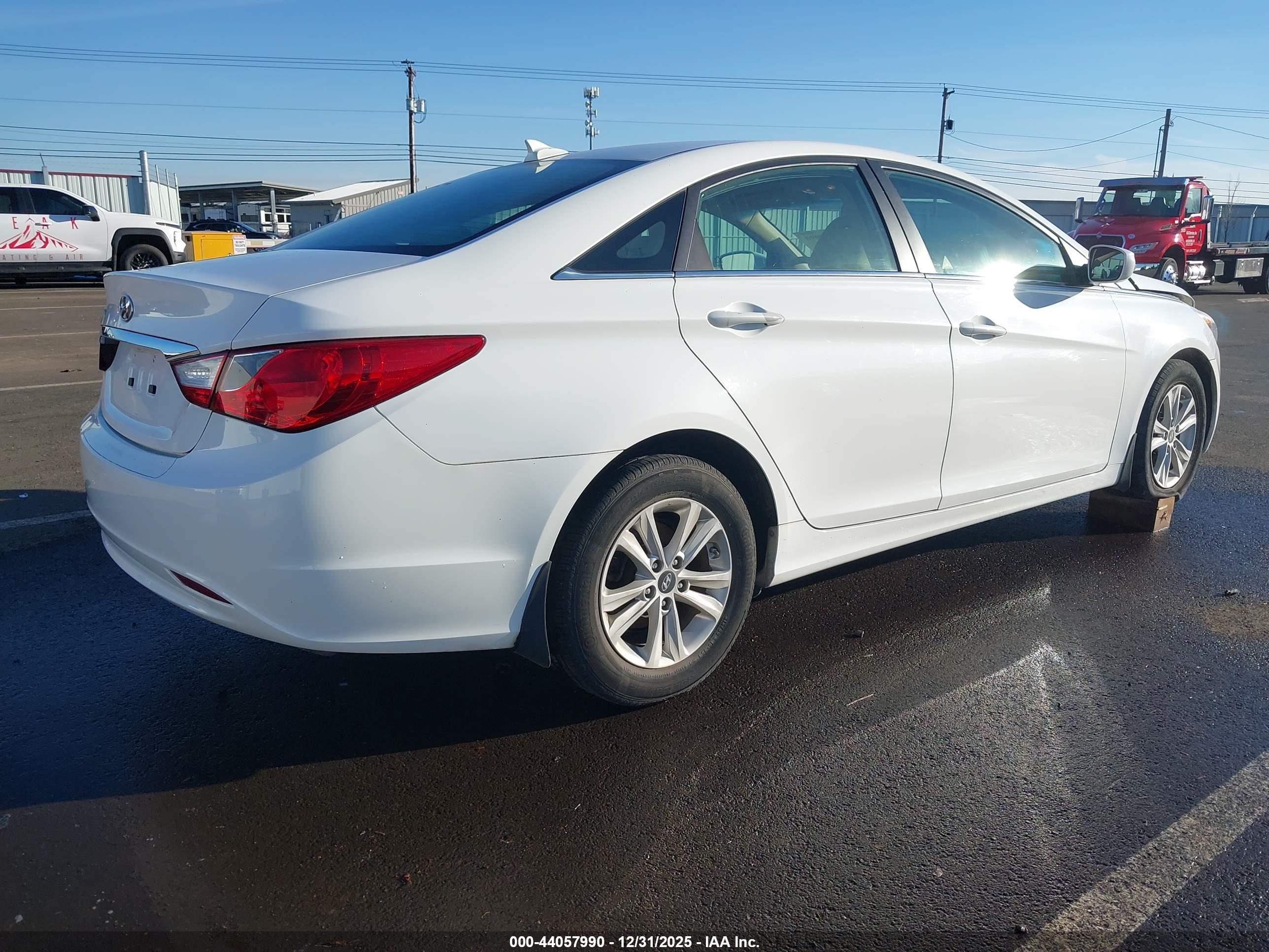 HYUNDAI SONATA image 4