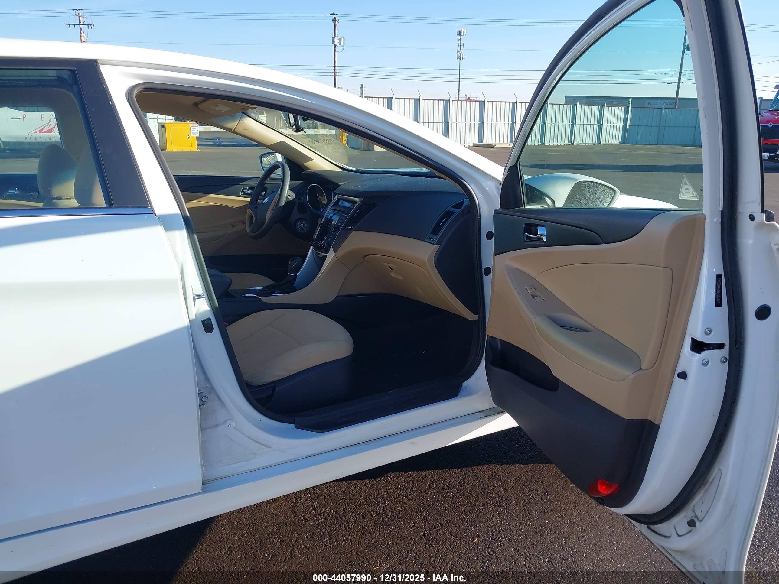 HYUNDAI SONATA image 5