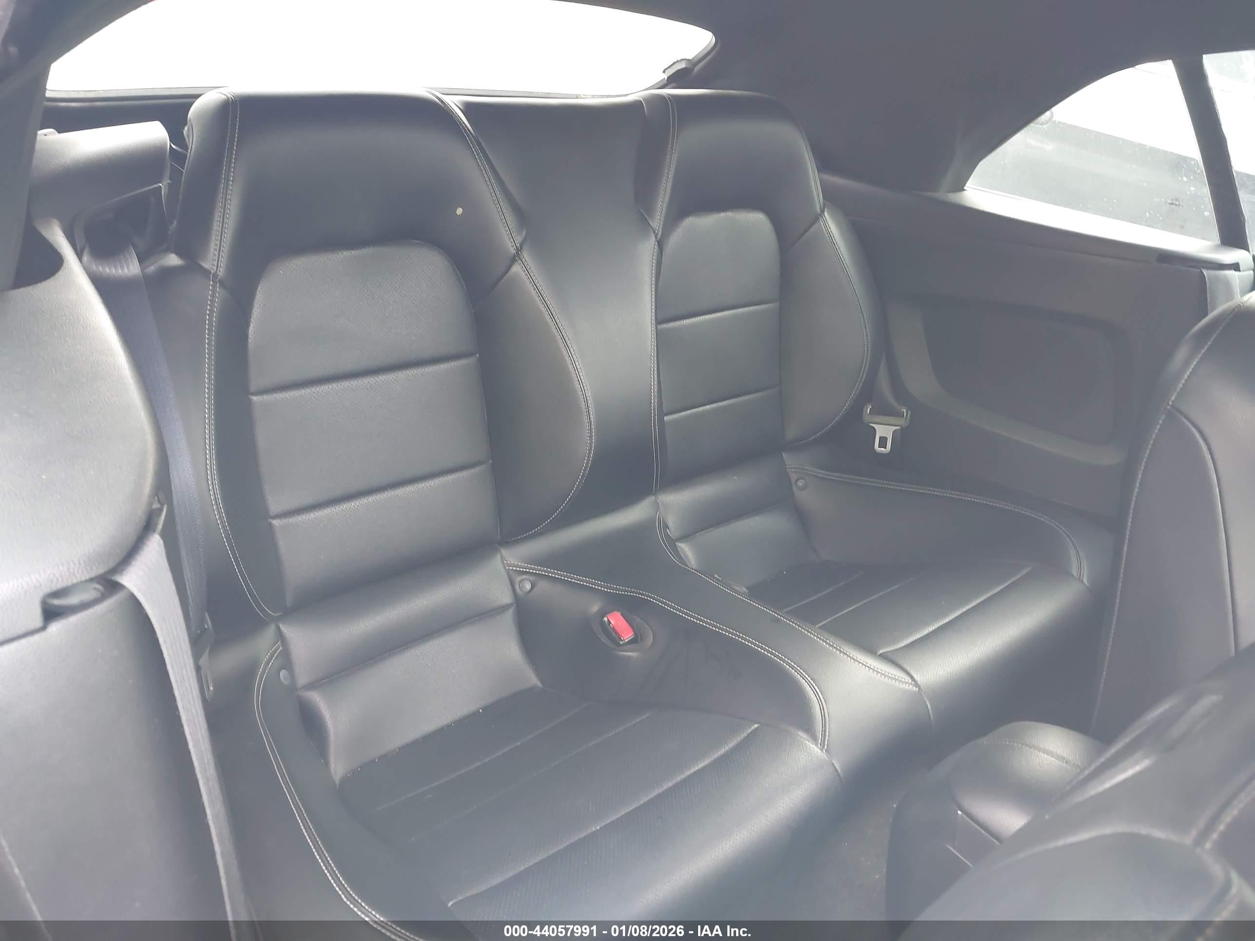 FORD MUSTANG image 8