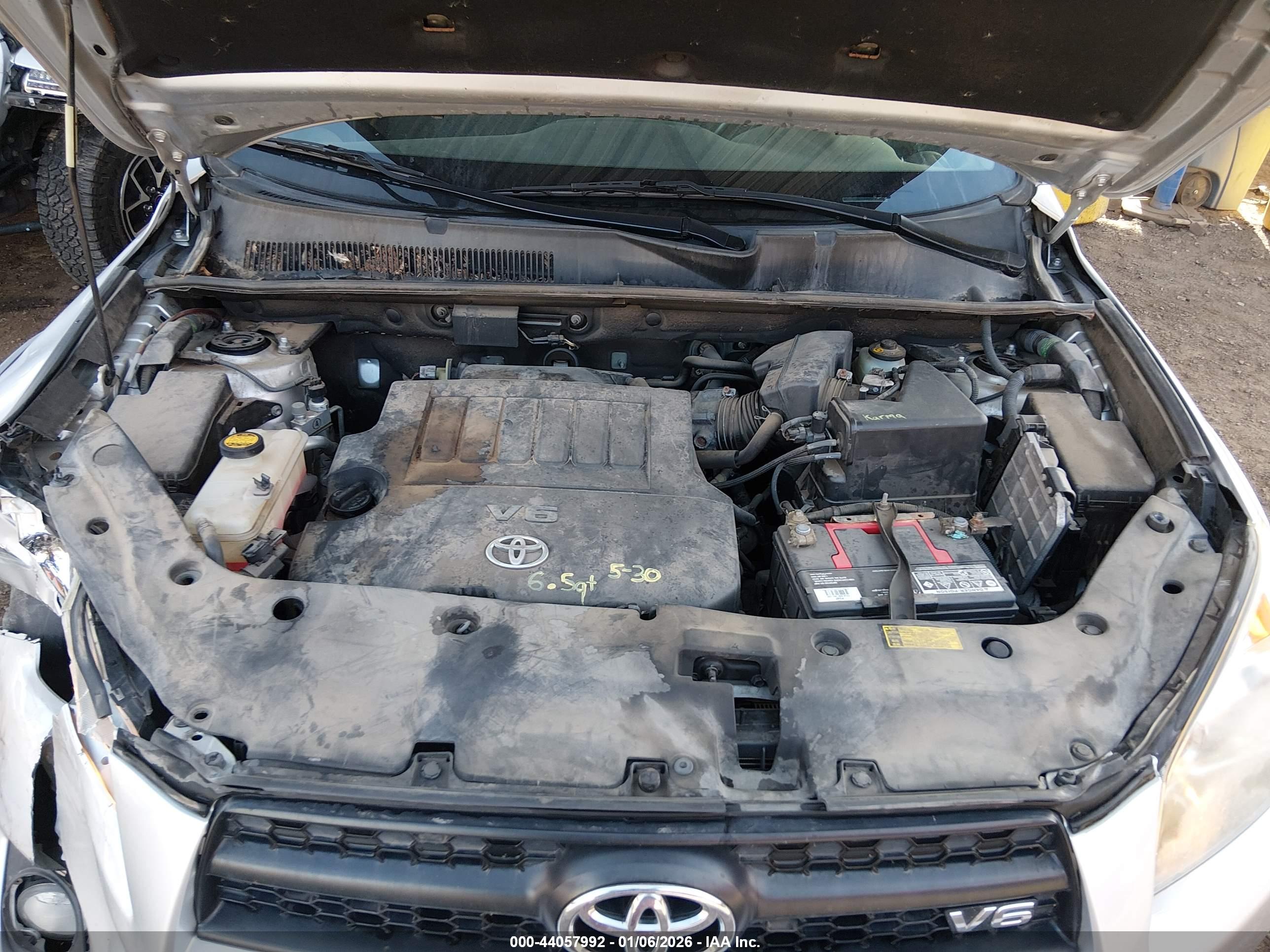 TOYOTA RAV4 image 10
