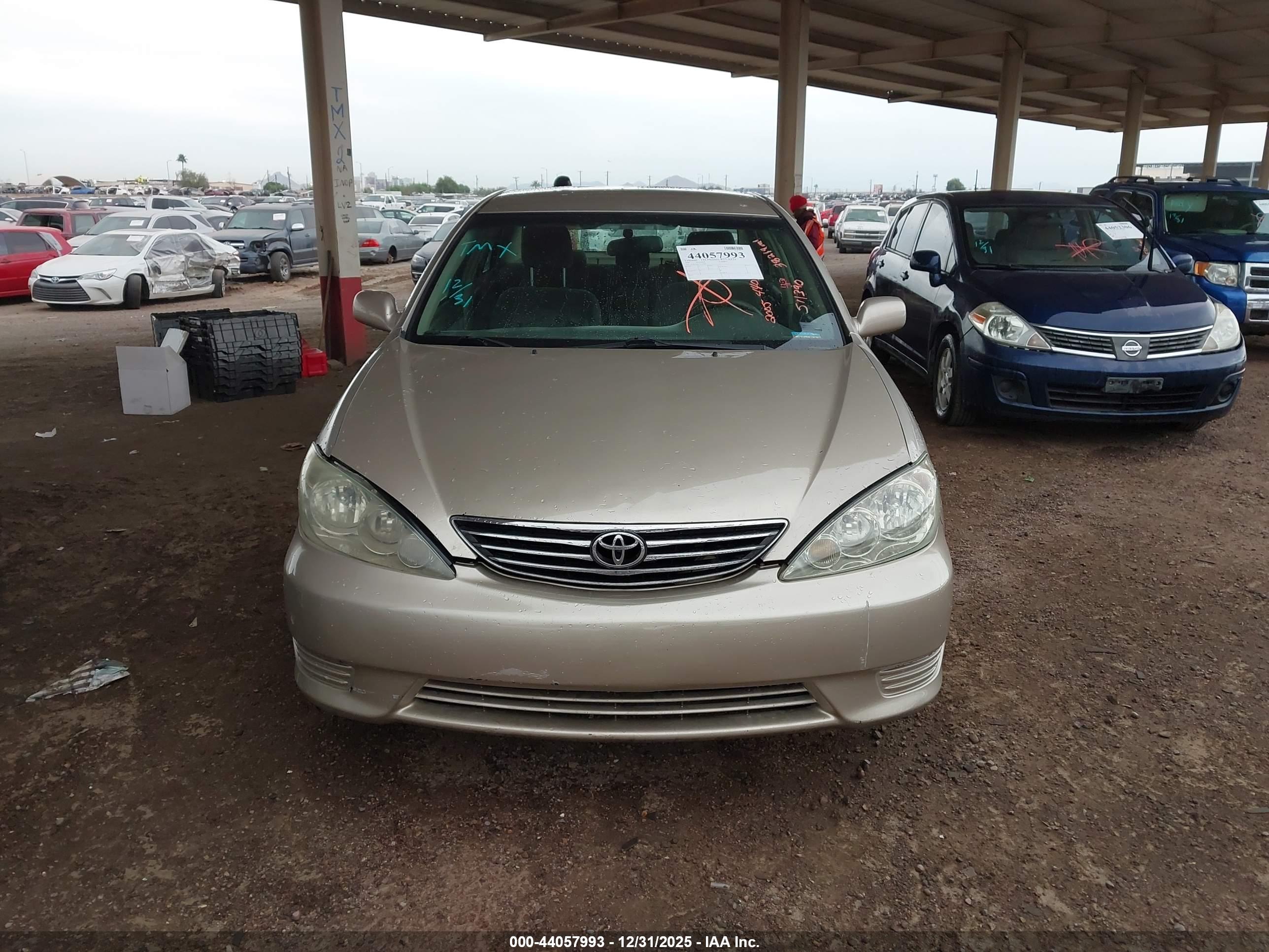 TOYOTA CAMRY image 6