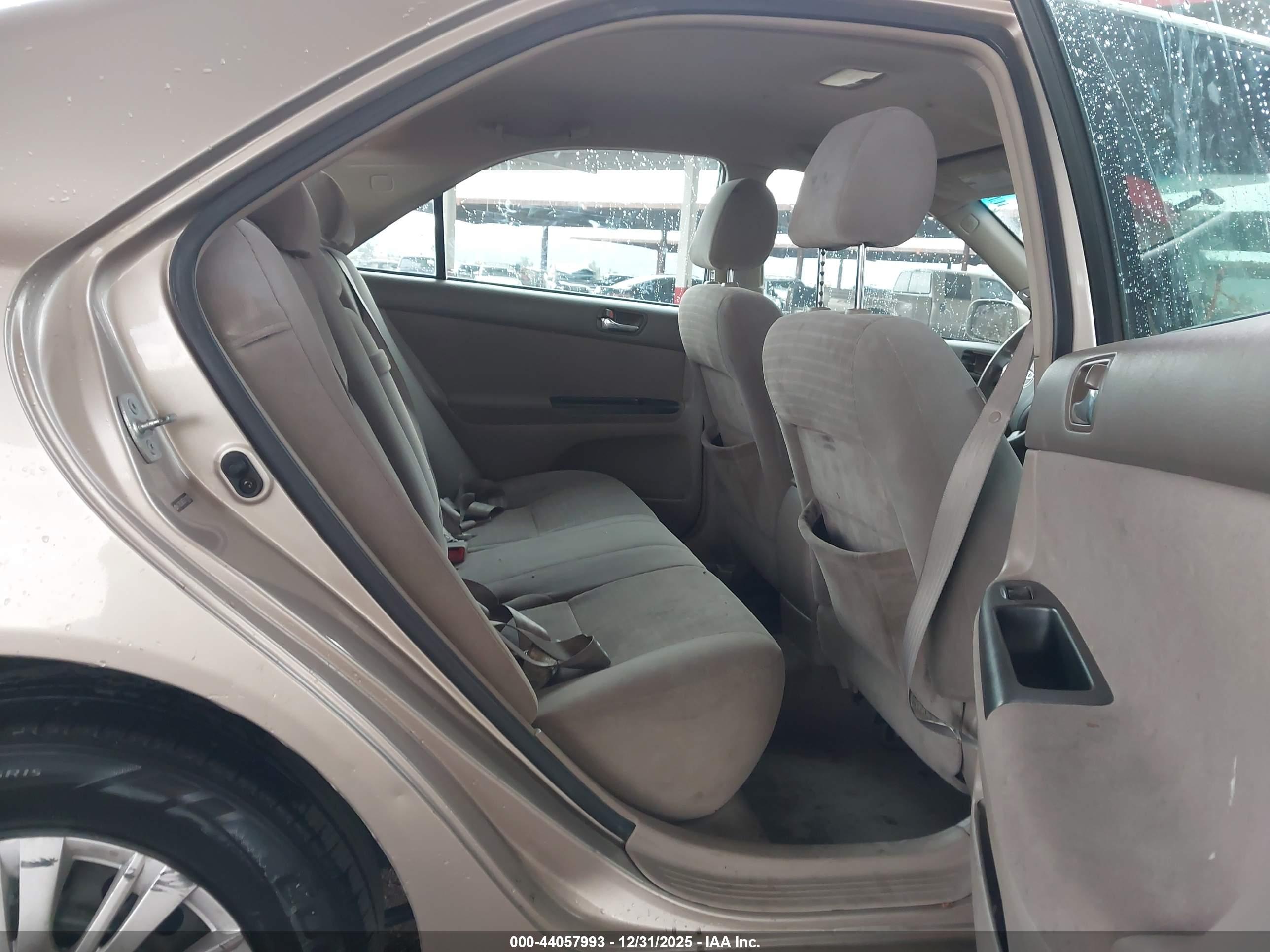 TOYOTA CAMRY image 8