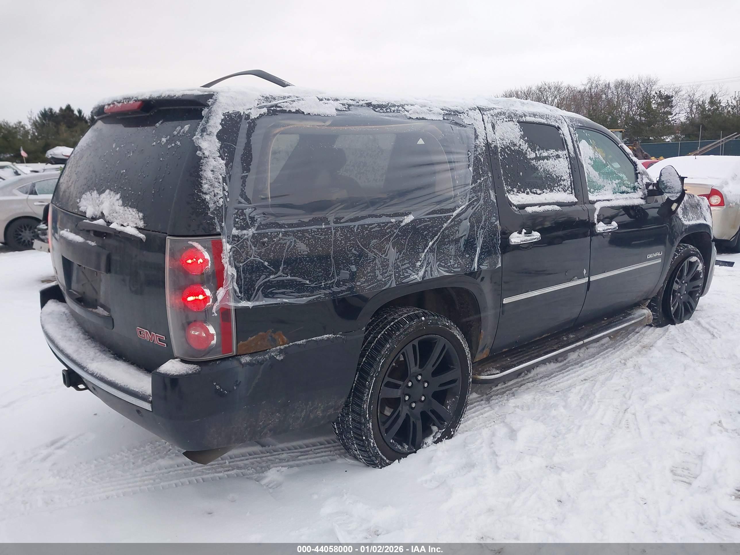 GMC YUKON image 4