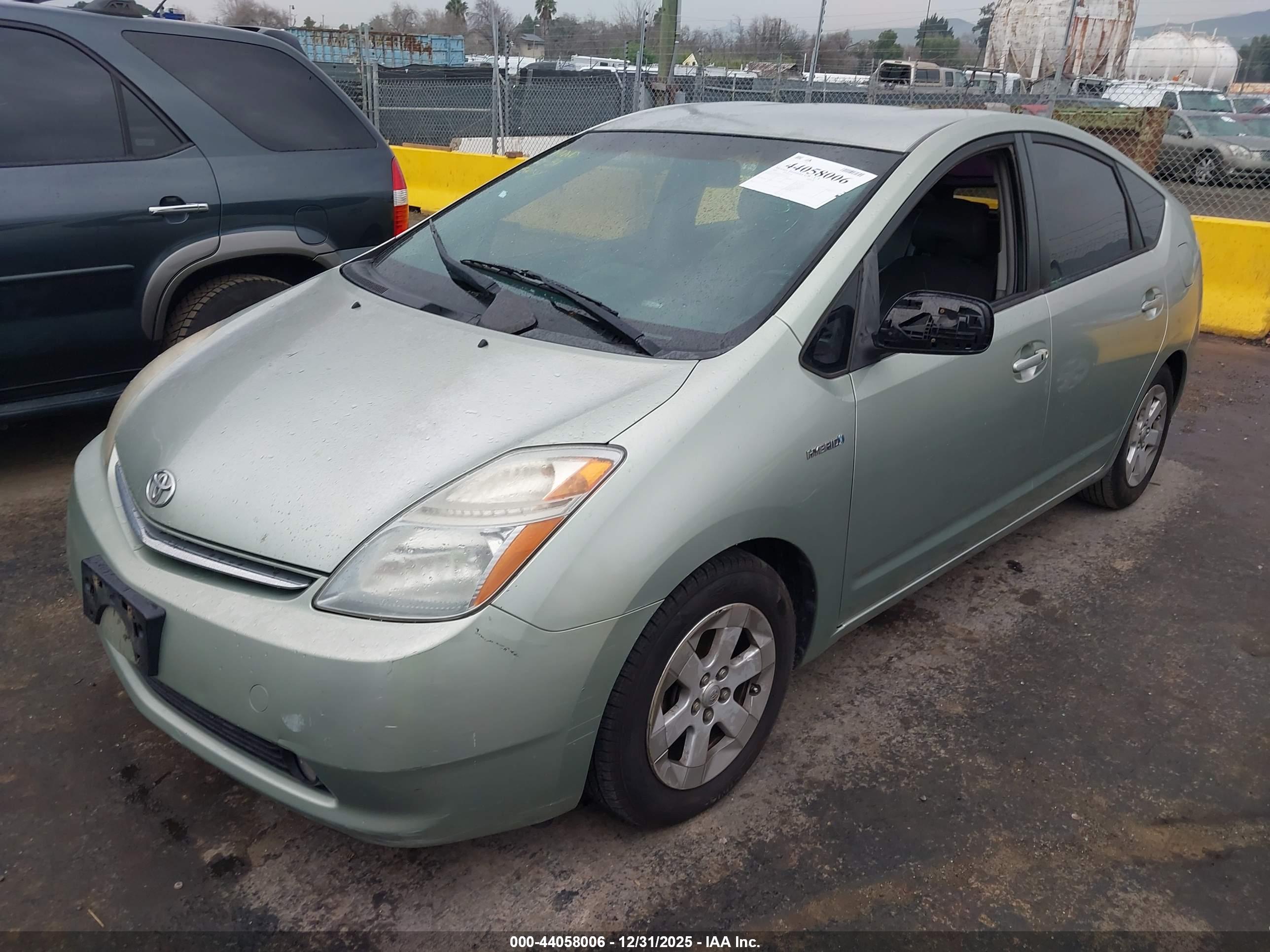TOYOTA PRIUS image 2