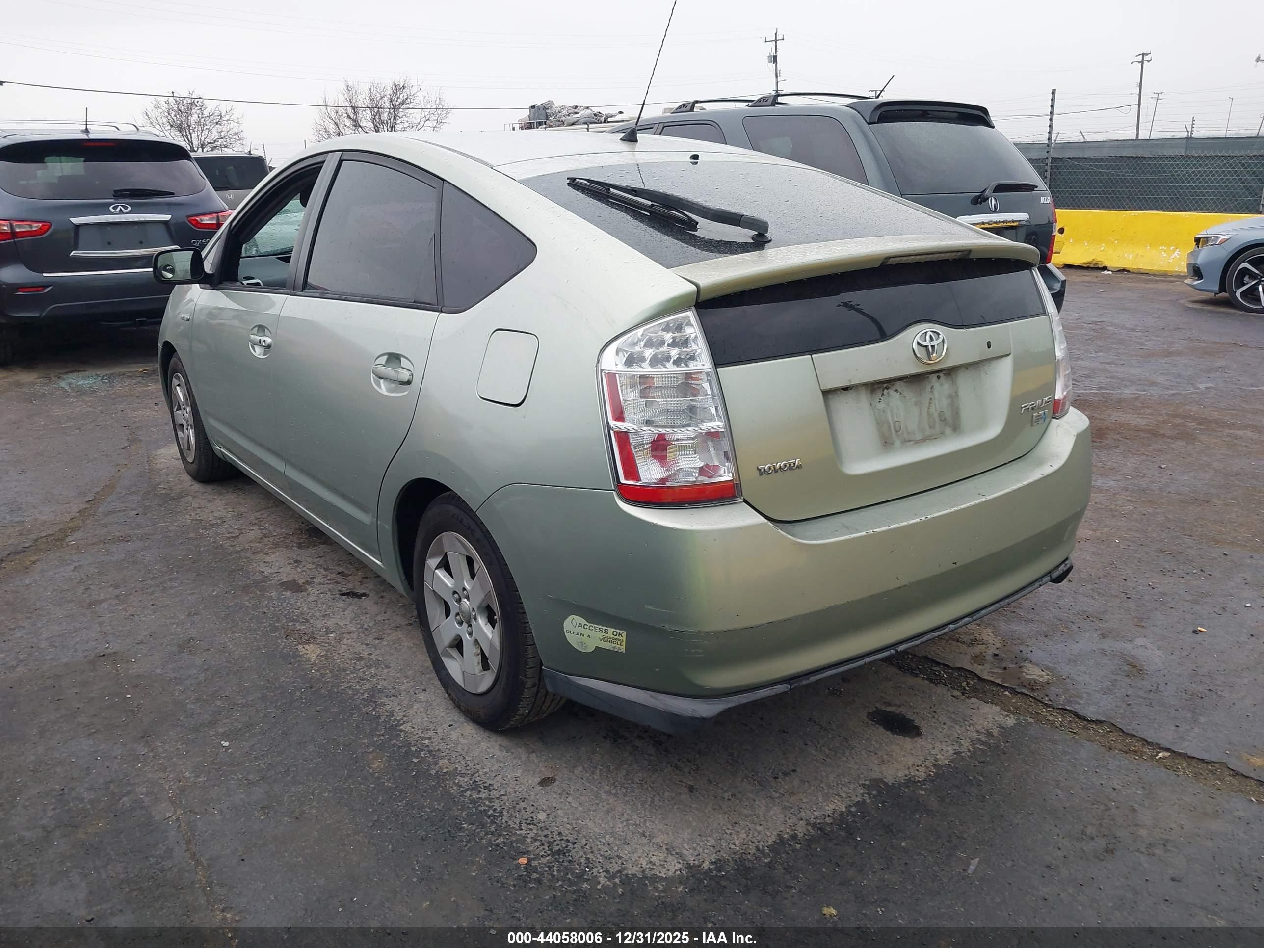 TOYOTA PRIUS image 3