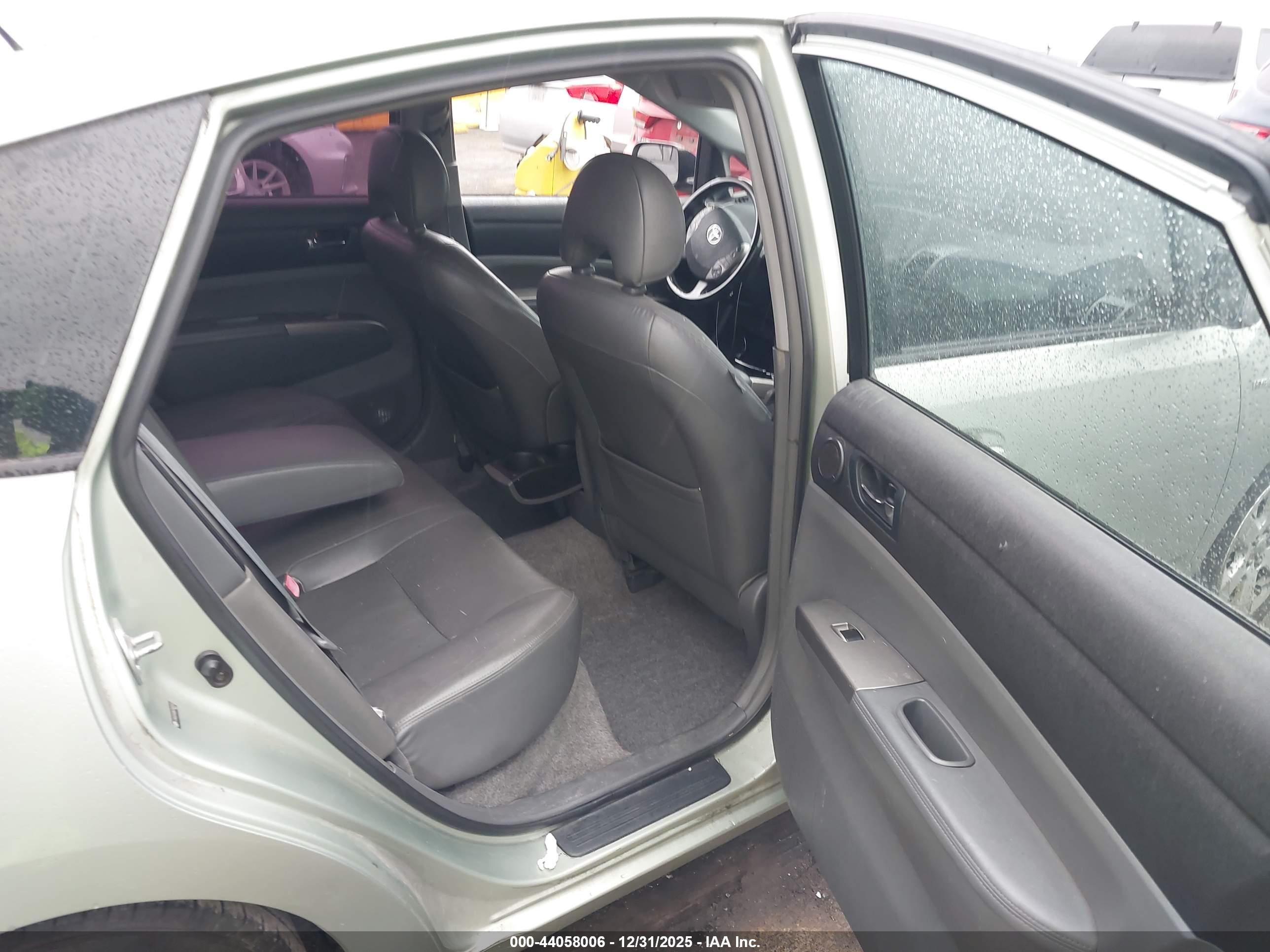TOYOTA PRIUS image 8