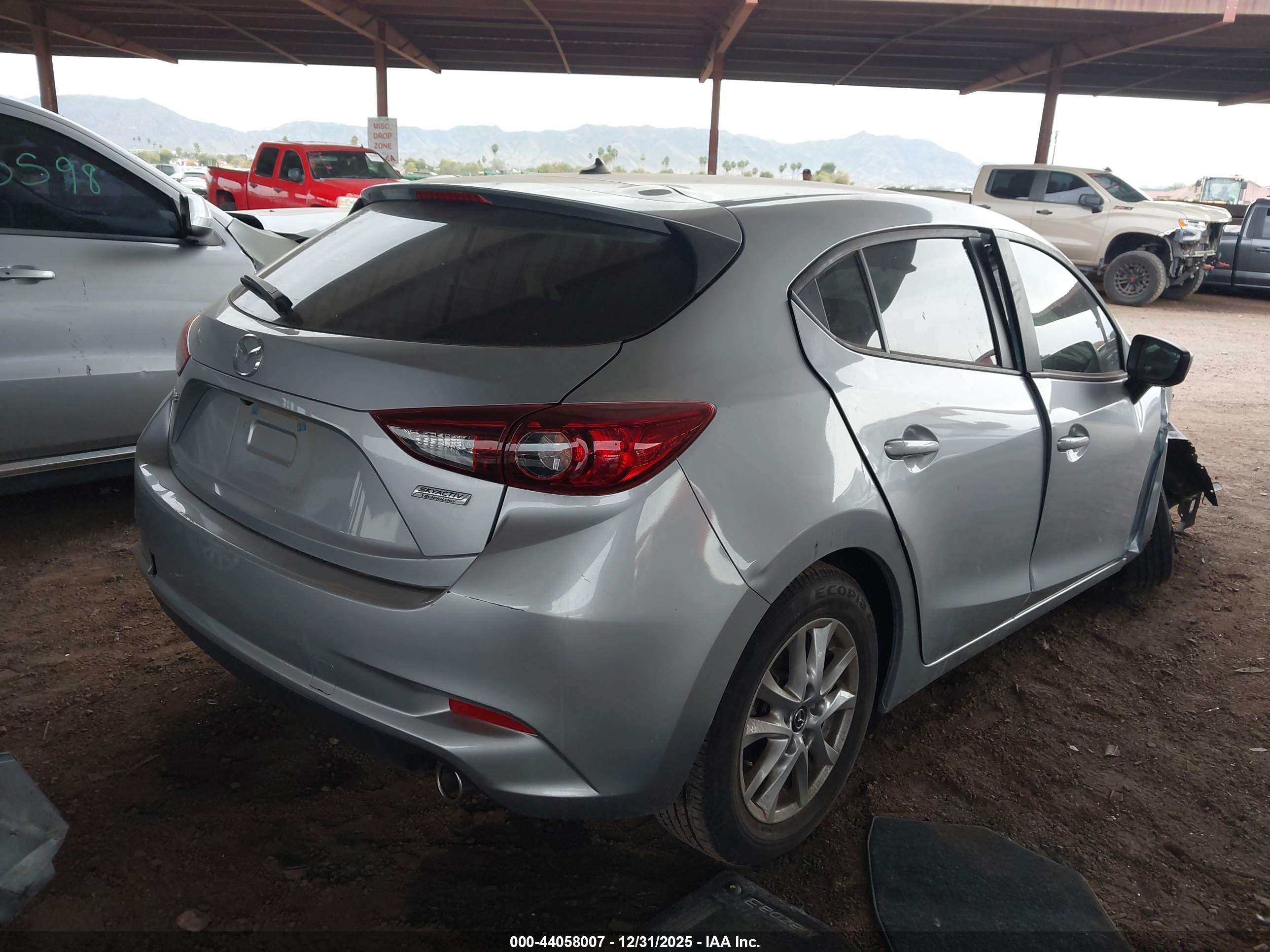 MAZDA MAZDA3 image 4