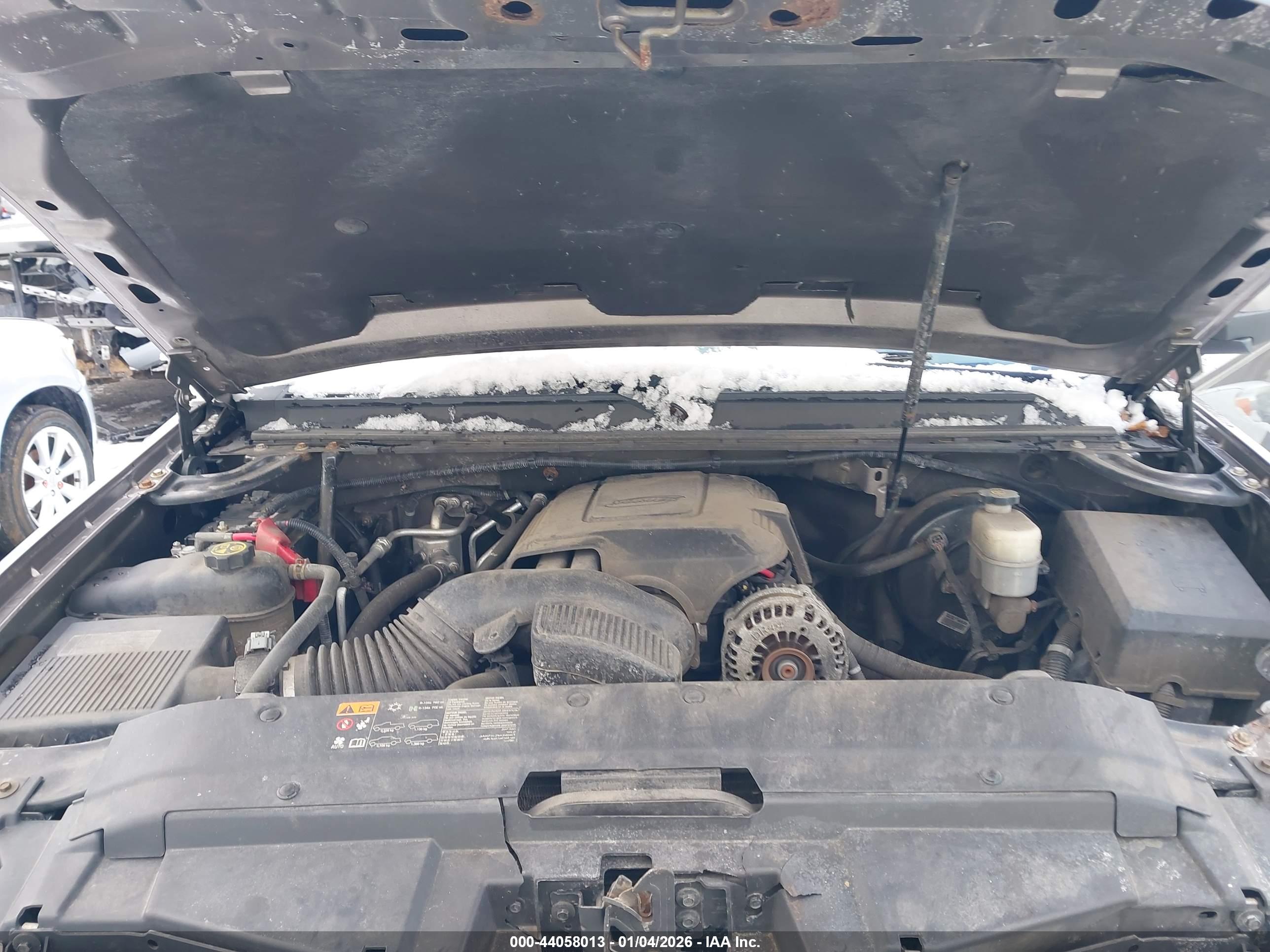 CHEVROLET SUBURBAN image 10