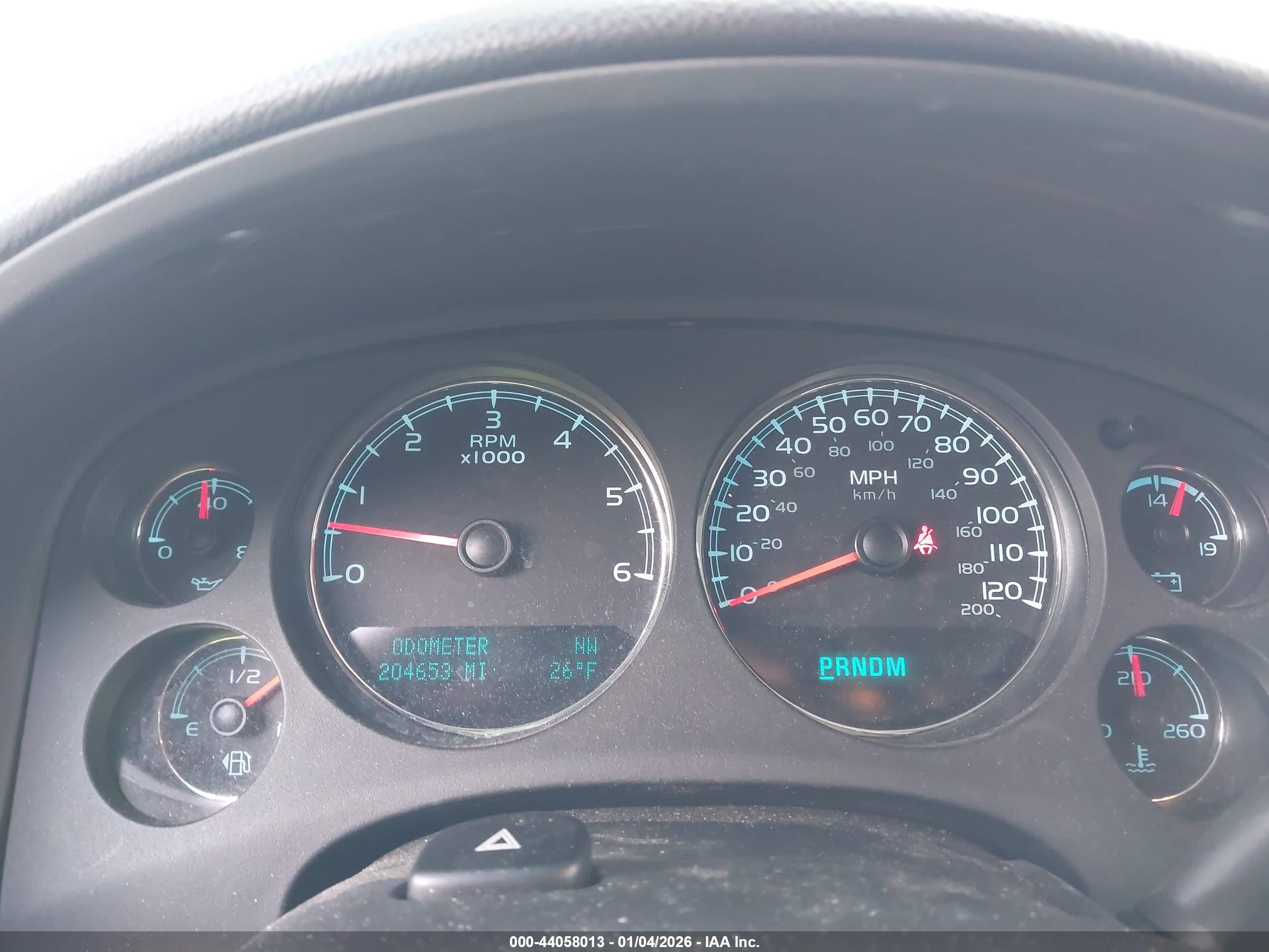 CHEVROLET SUBURBAN image 7
