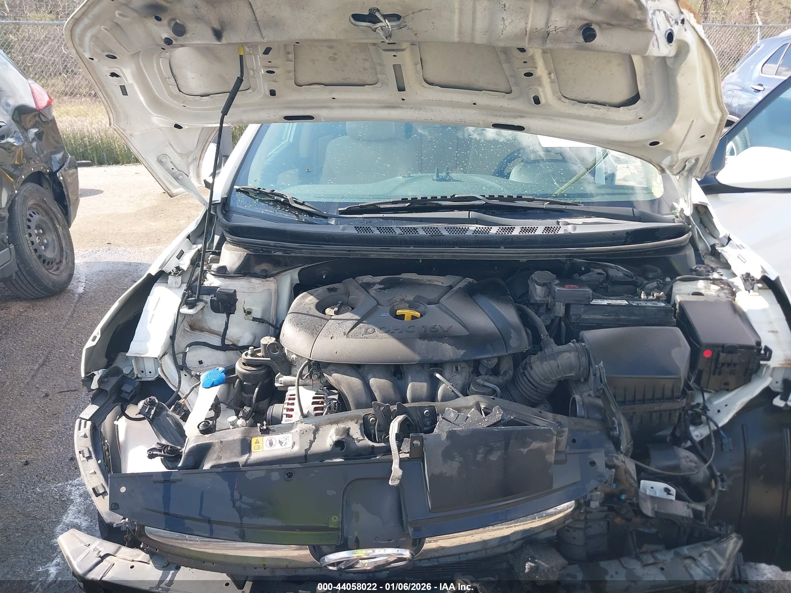 HYUNDAI ELANTRA image 10