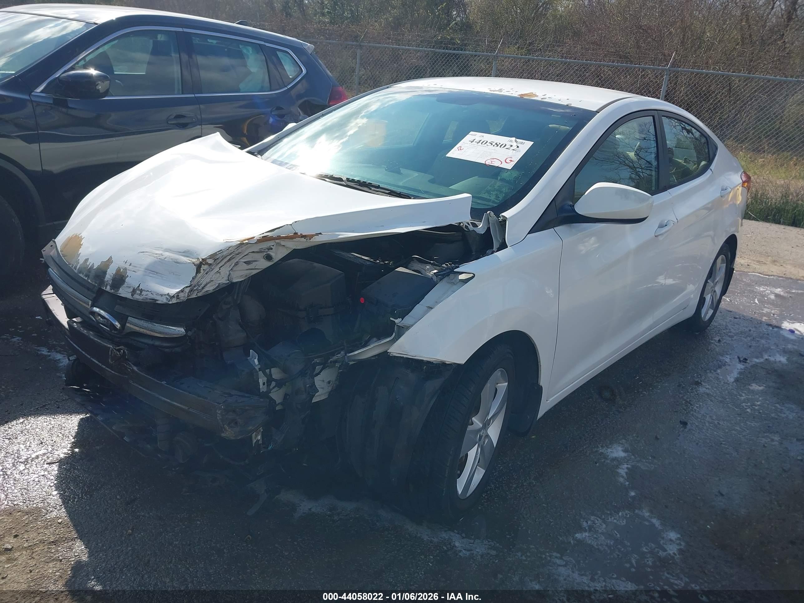 HYUNDAI ELANTRA image 2