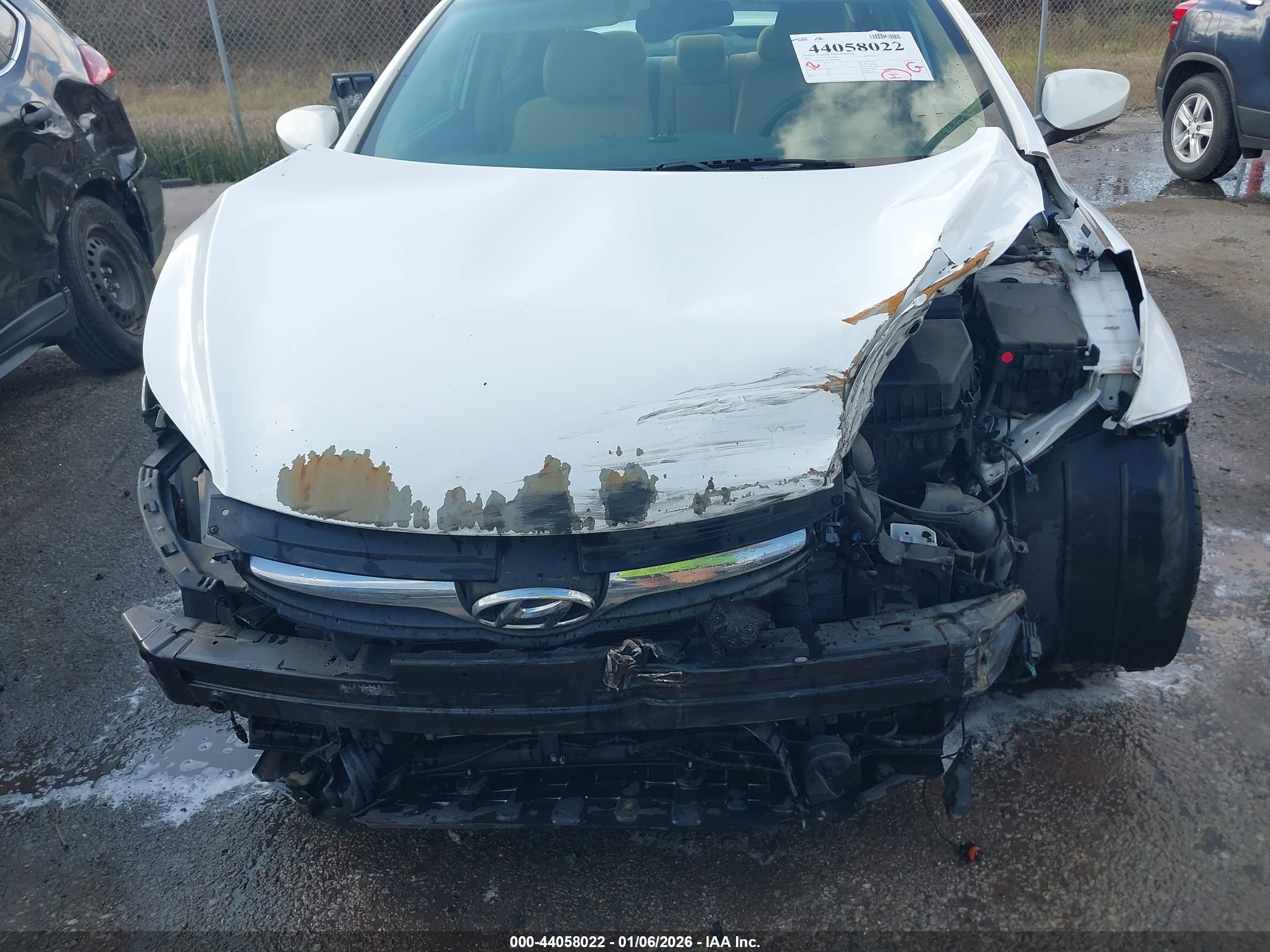 HYUNDAI ELANTRA image 6