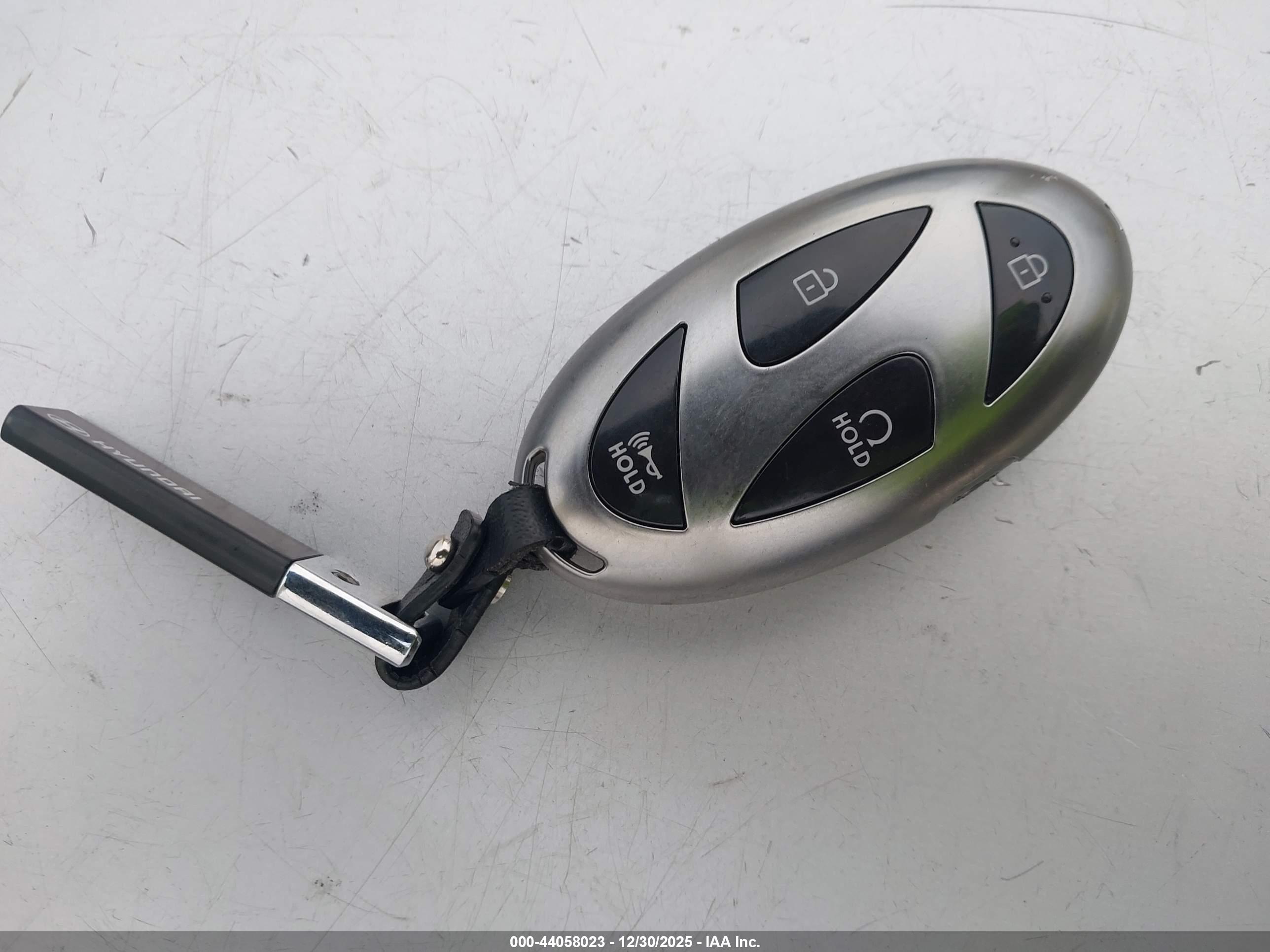 HYUNDAI ELANTRA image 11