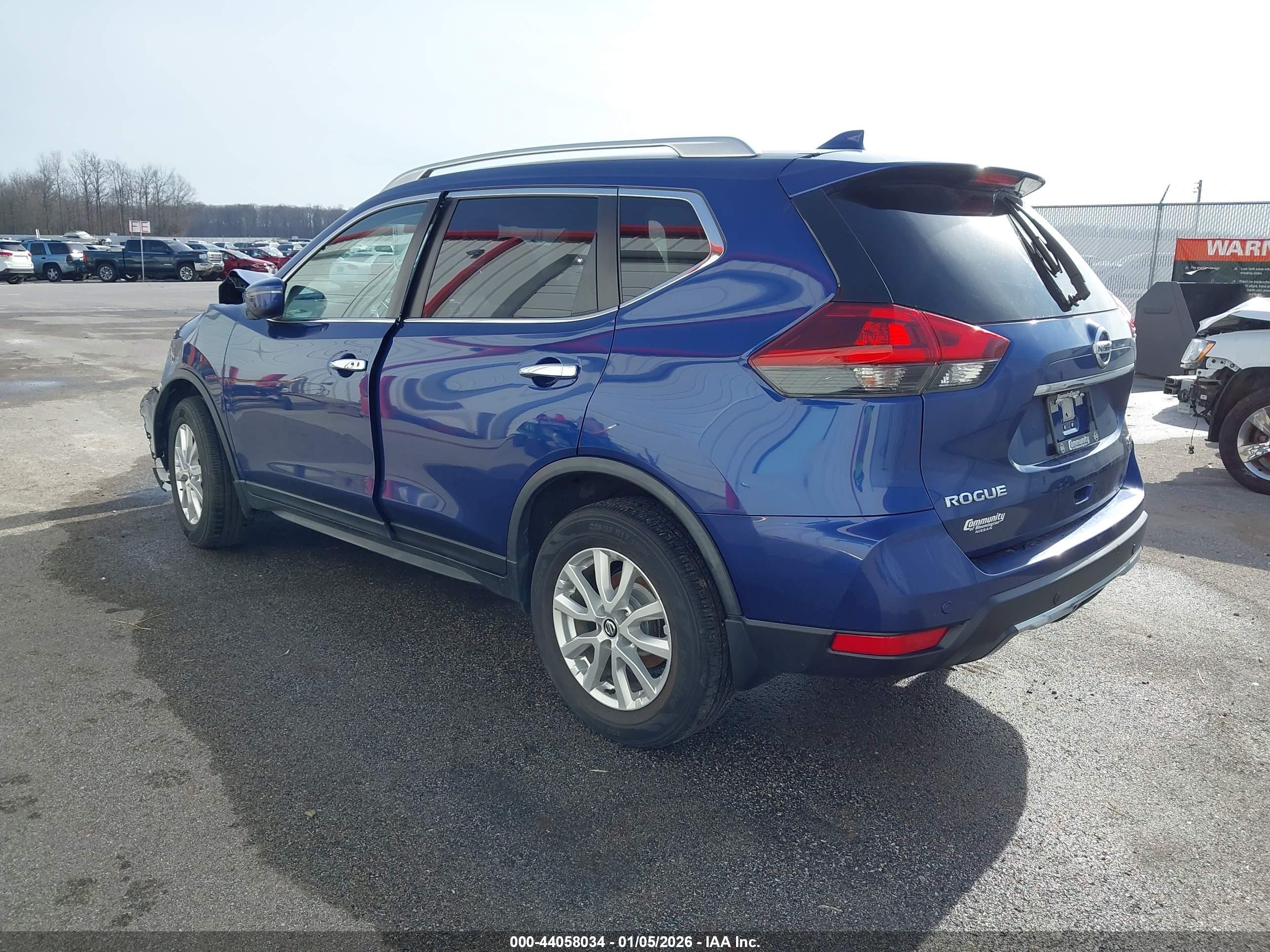 NISSAN ROGUE image 3