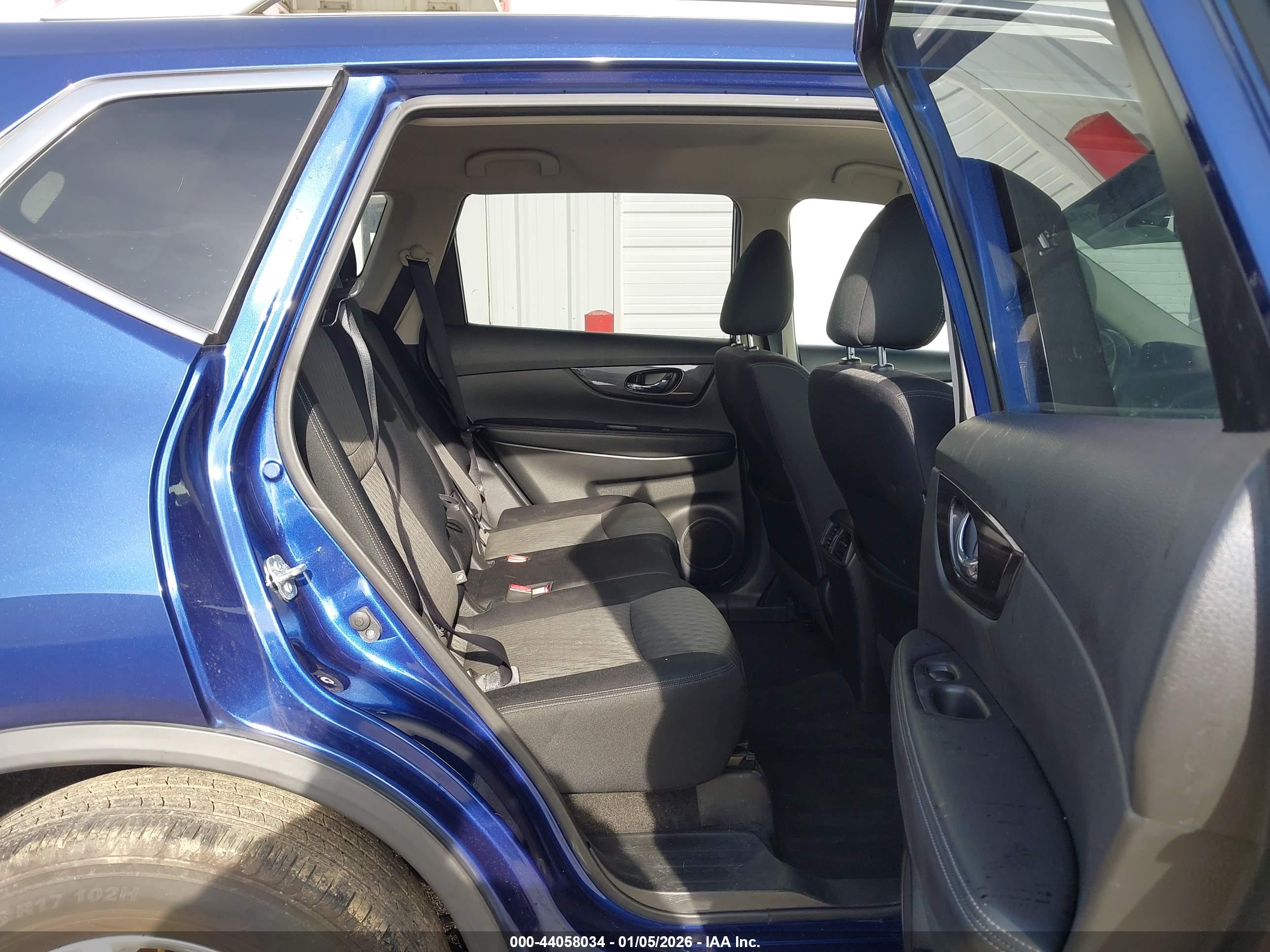 NISSAN ROGUE image 8