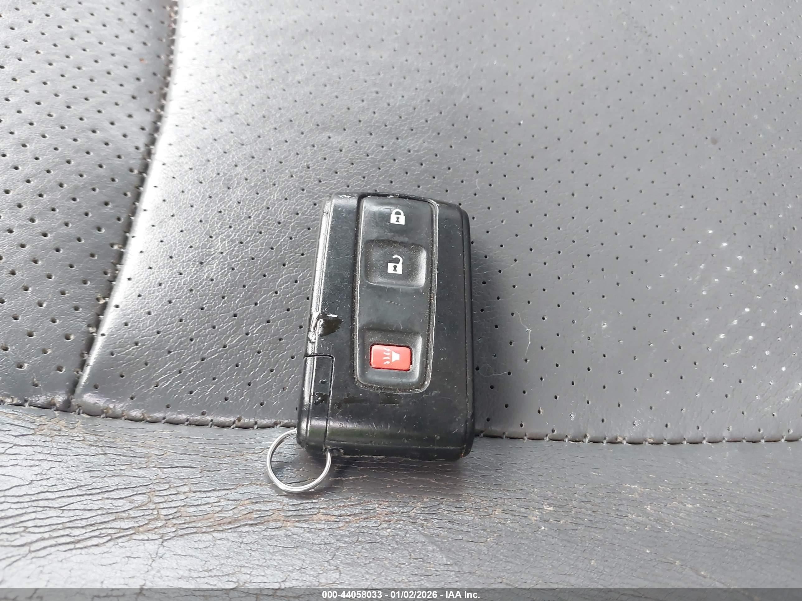 TOYOTA PRIUS image 11
