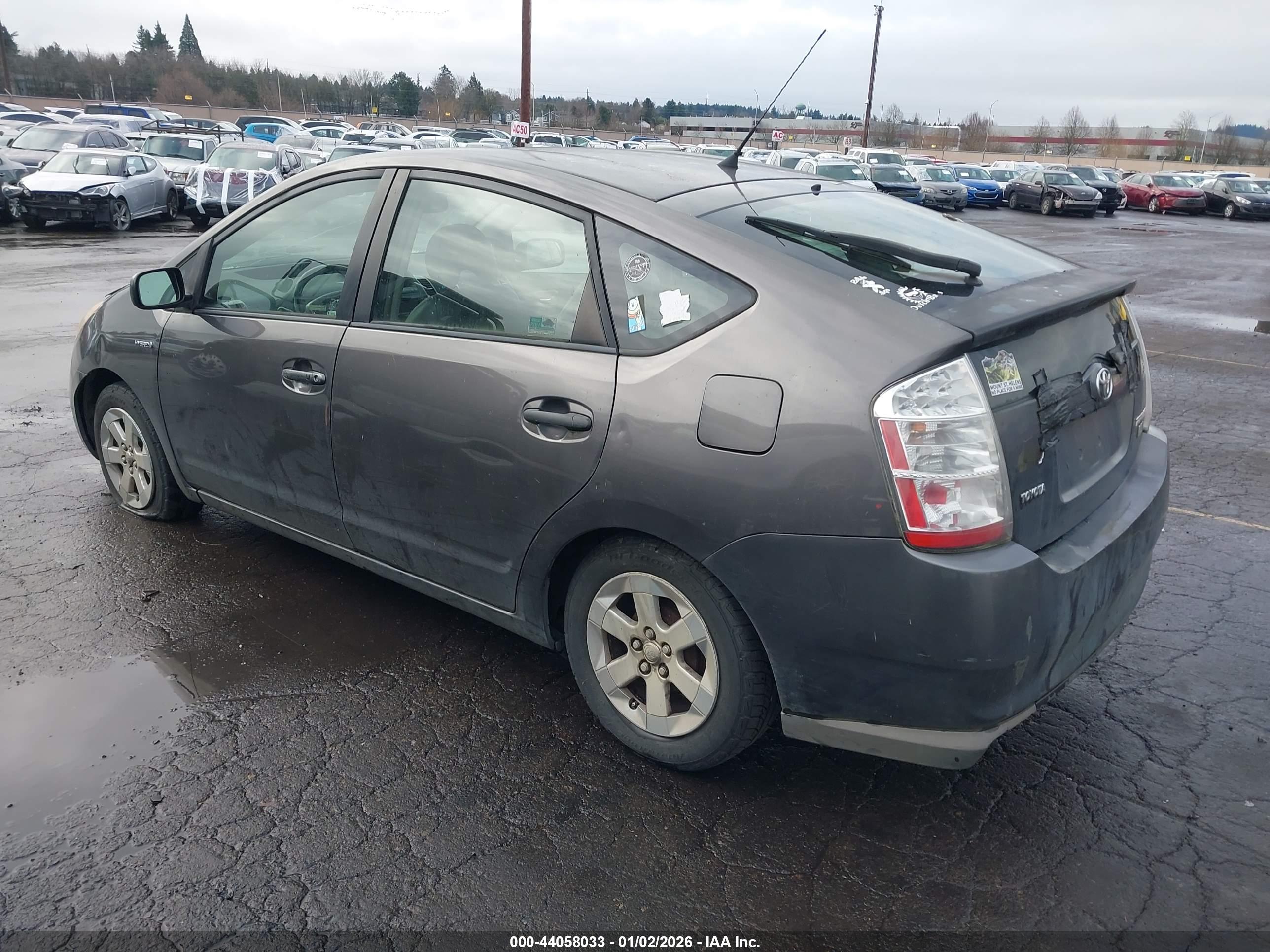 TOYOTA PRIUS image 3