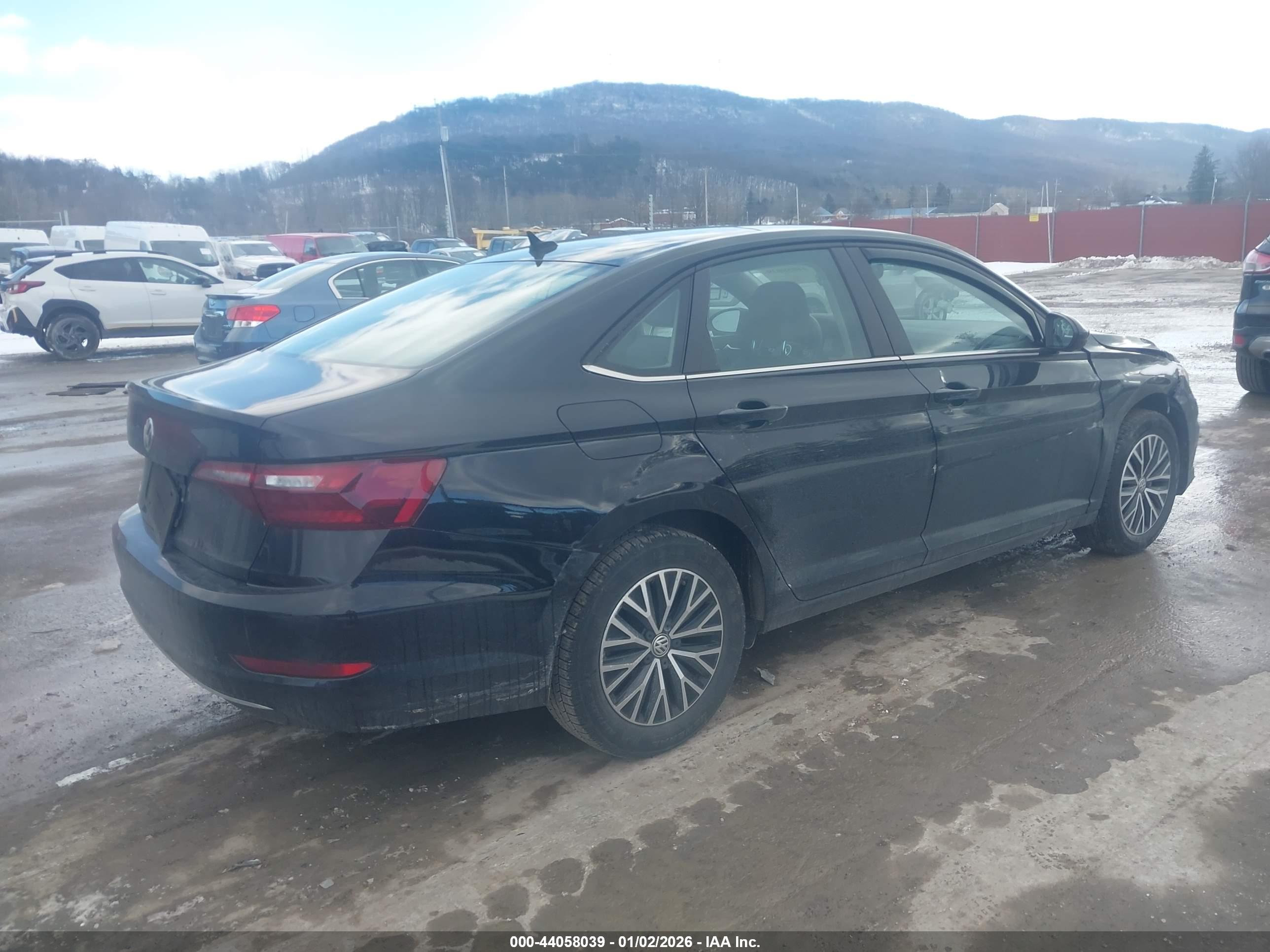 VOLKSWAGEN JETTA image 4