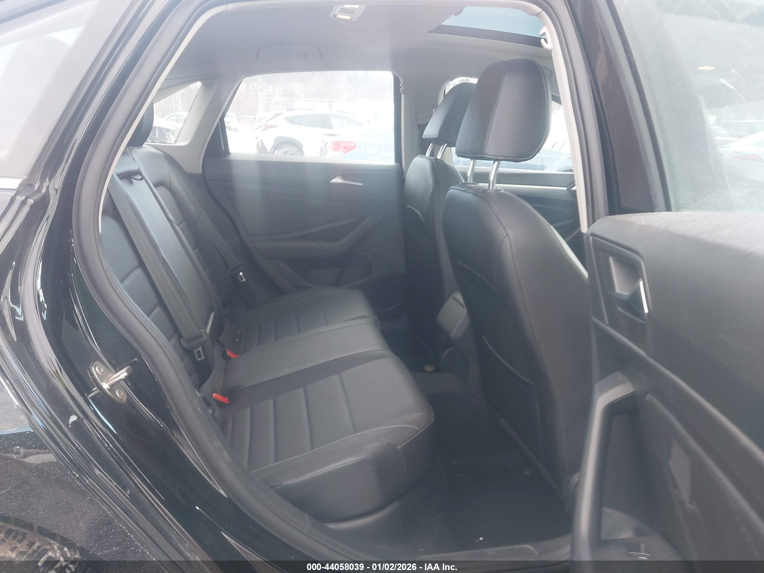VOLKSWAGEN JETTA image 8