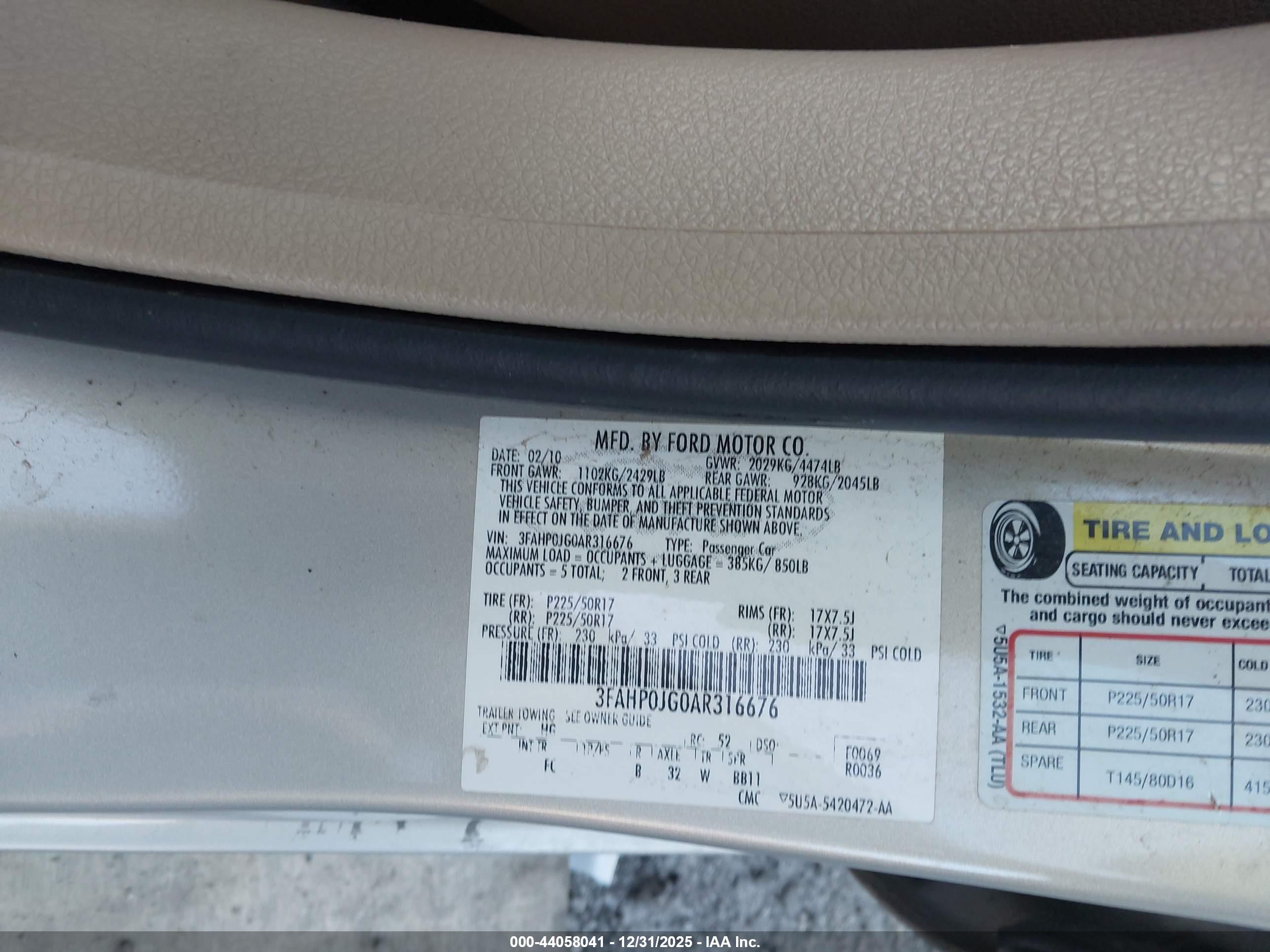 FORD FUSION image 9